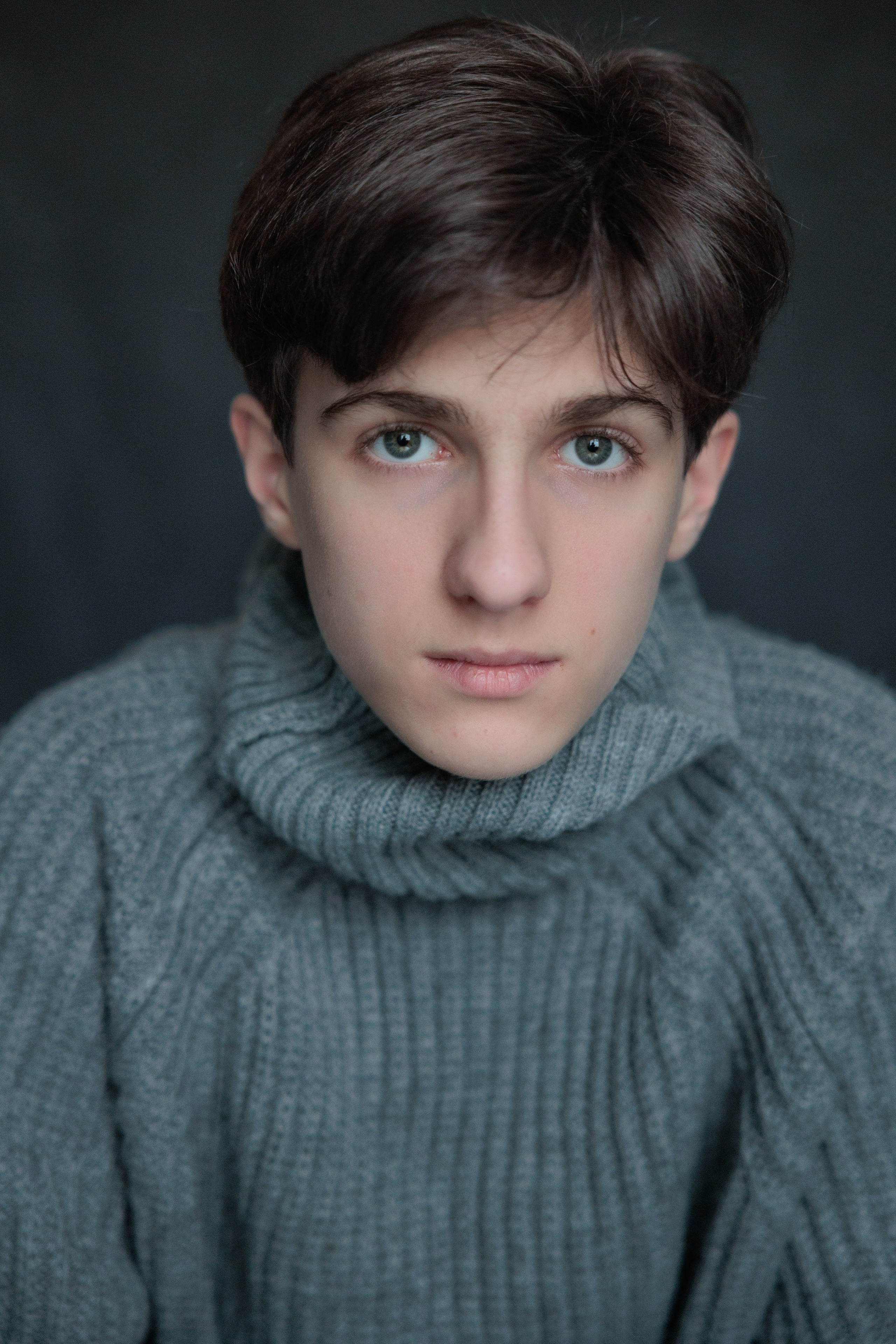 АРТЁМ. Я фотограф из Москвы к Вашим услугам