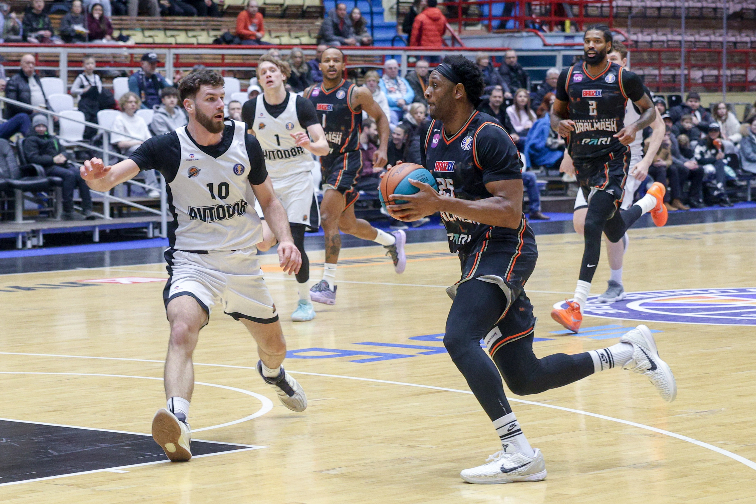 Автодор — Уралмаш. Фотограф Дмитрий Алексеев