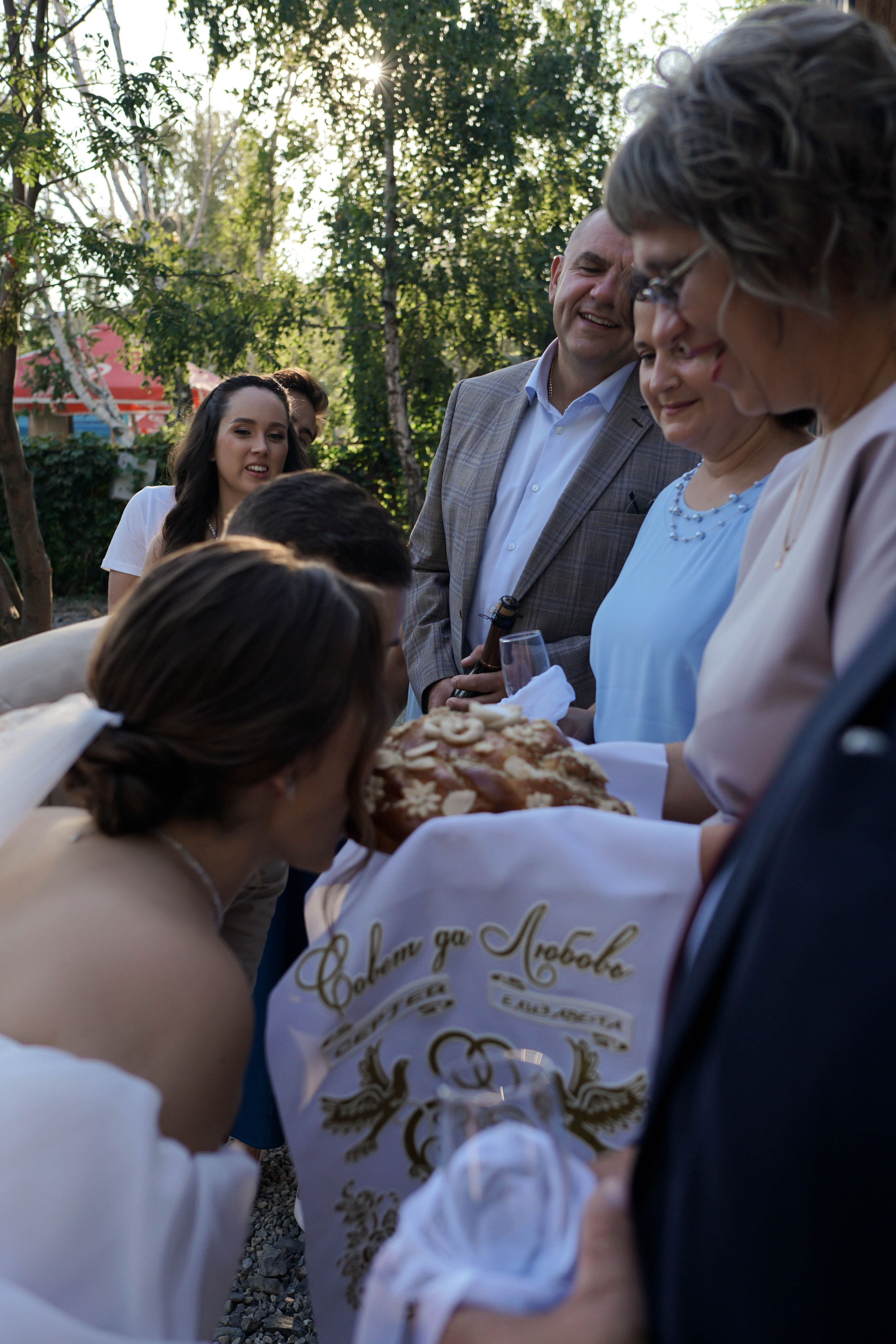 Лиза и Сережа: регистрация, прогулка и банкет. Фотограф в Иркутске