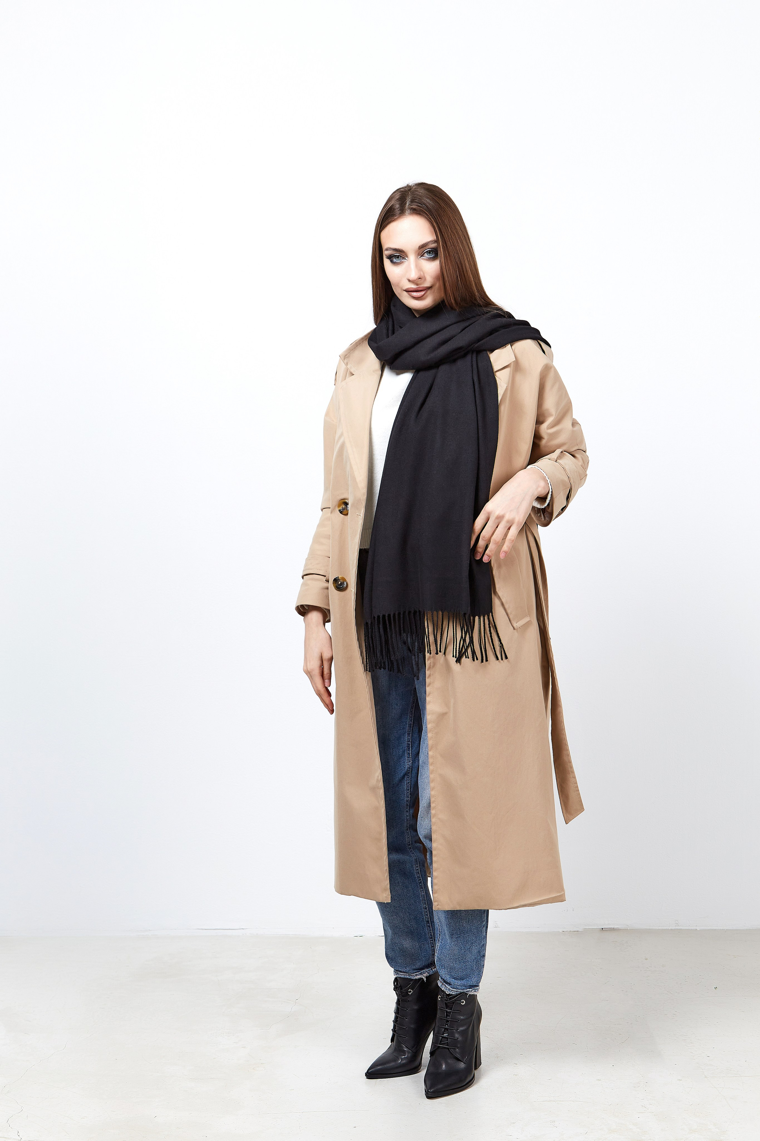 Фотосессия женских шарфы. Фотограф Руслан Потапов в Краснодаре