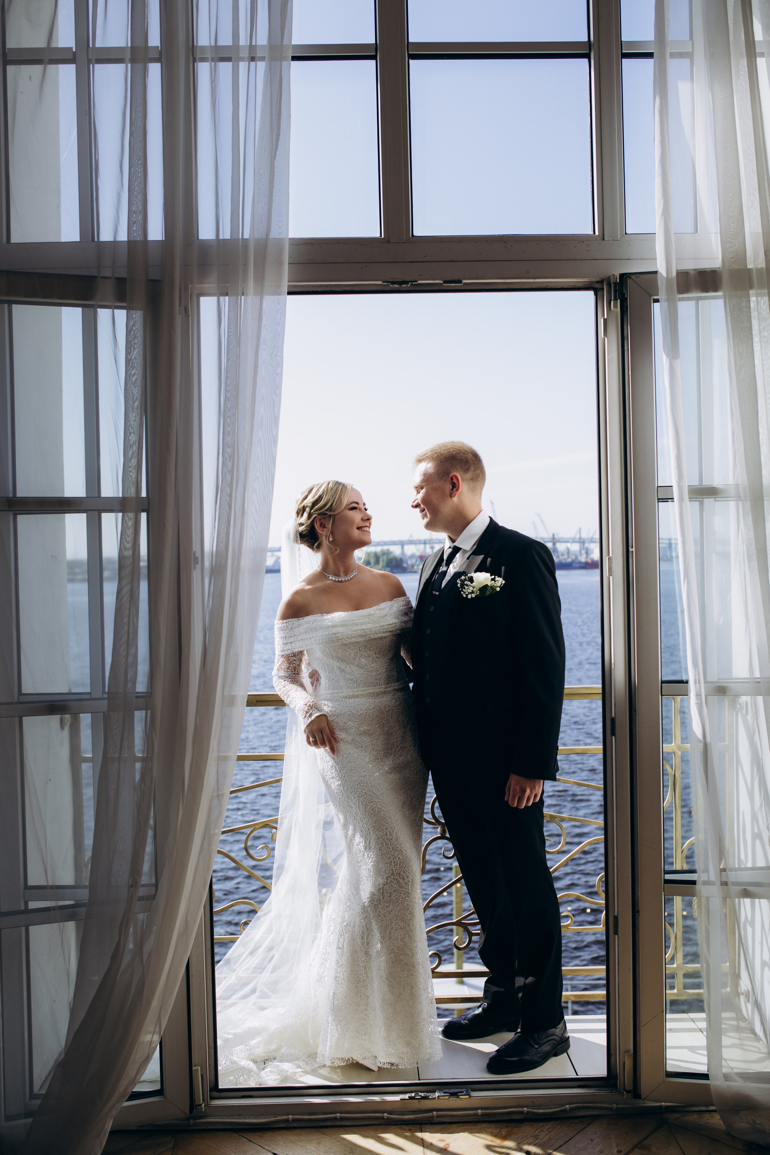 Свадебная регистрация в Загсе на Английской Набережной в Санкт-Петербурге. Фотограф в Санкт-Петербурге Разиля Идиятуллина