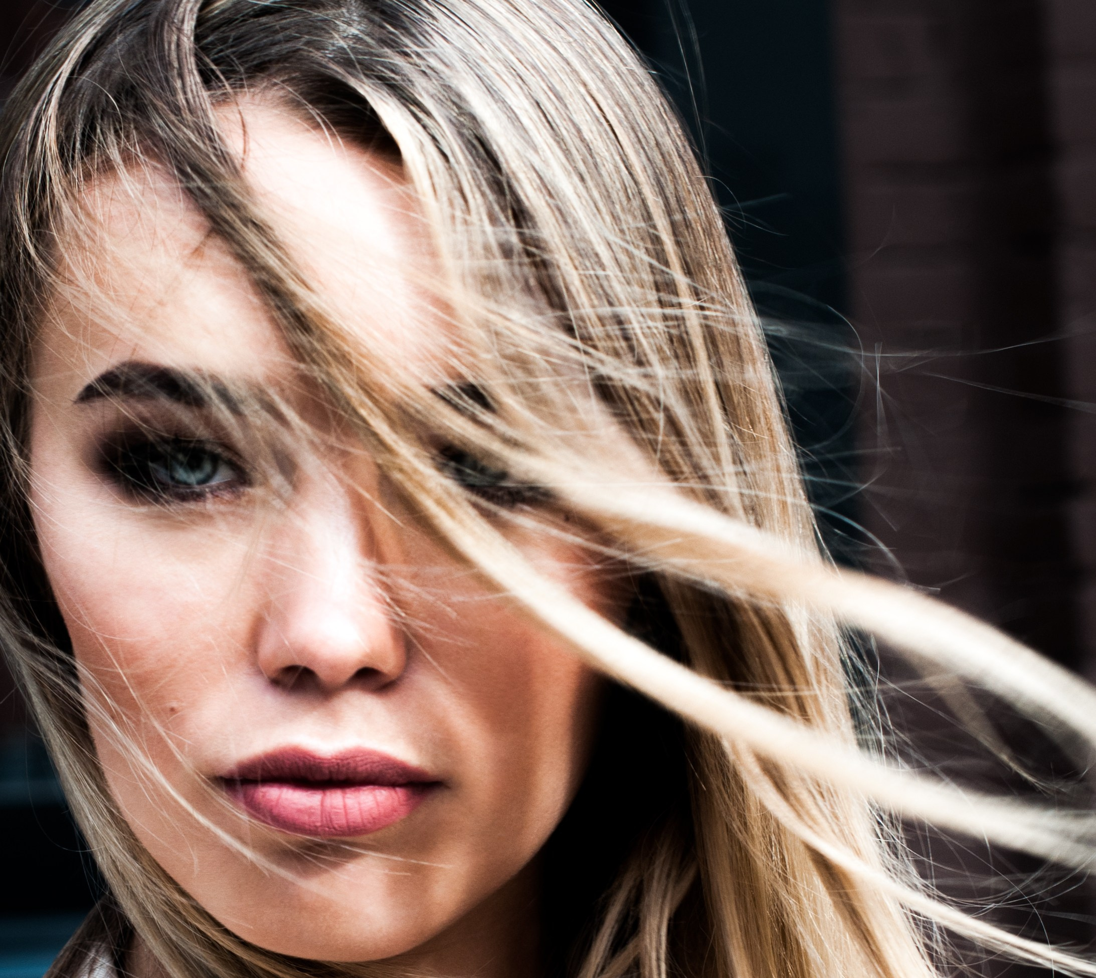 Women's portrait. Photographer in Portugal. Oksana Lomnova