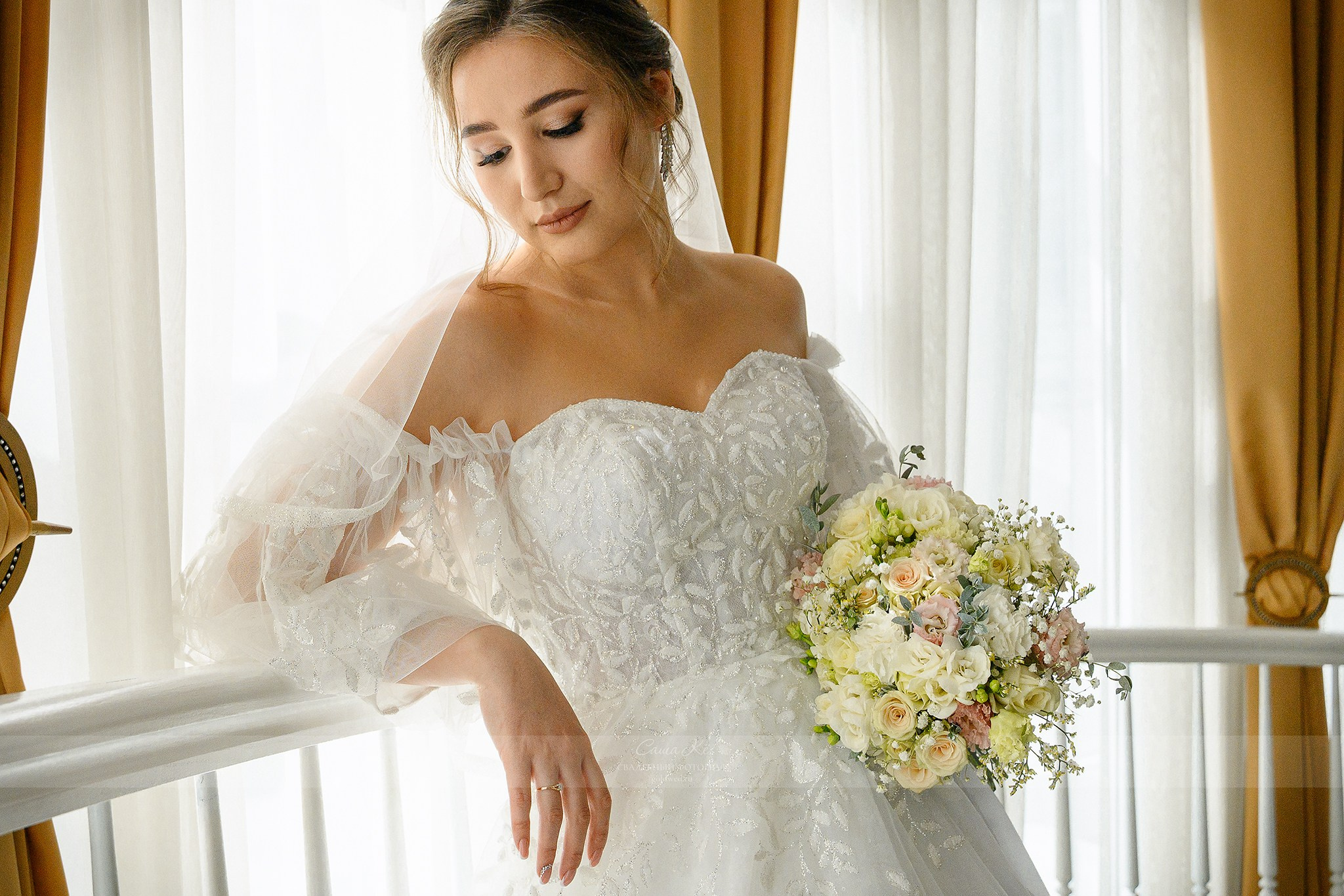 Свадебная фотосессия С&А на Садовой, 19. Свадебный, семейный и event фотограф в Новосибирске и Новосибирской области Саша Кё