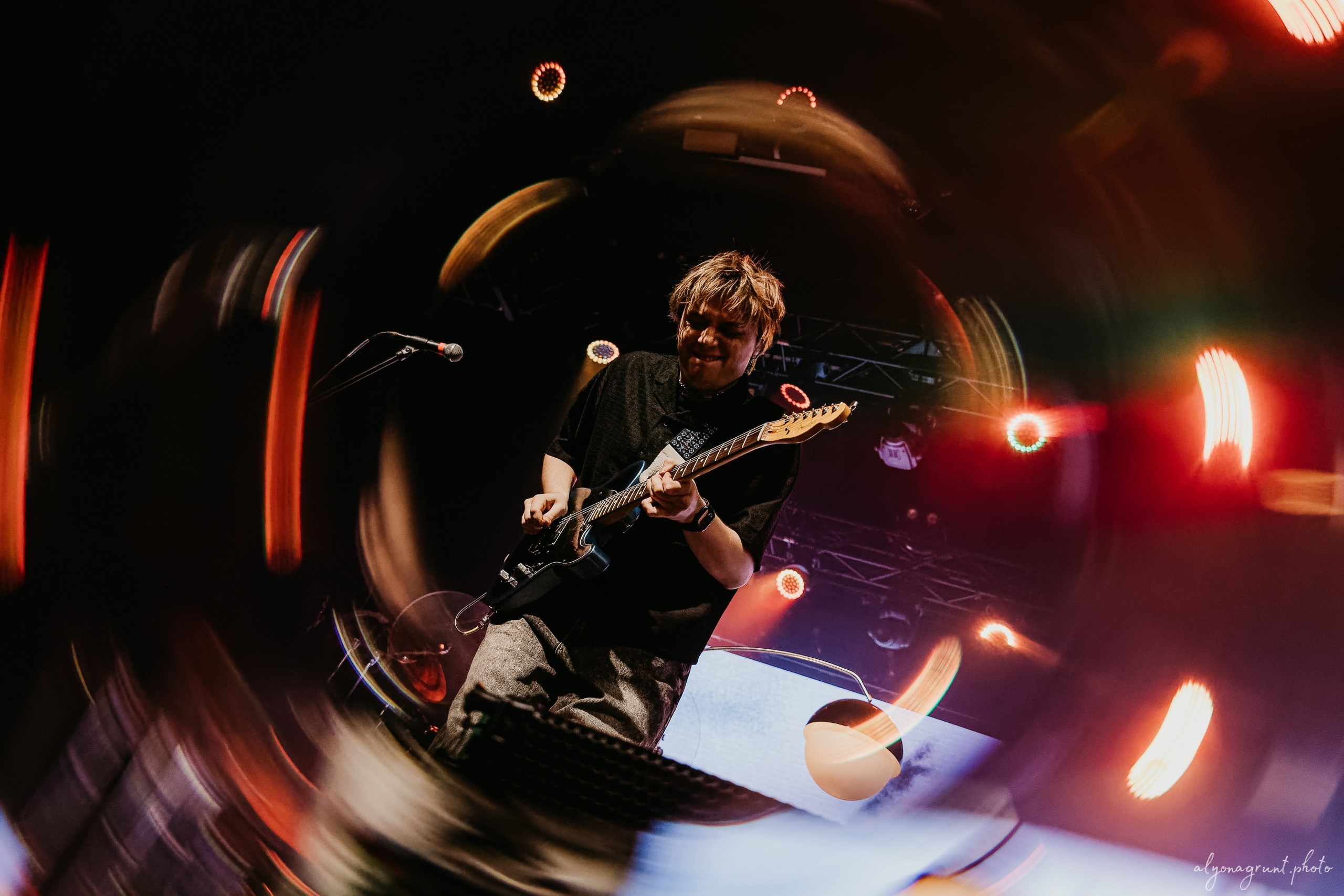 Ваня Дмитриенко, фоторепортаж СПб, A2, 23.10.2025. Алена Адрианова: фотограф в Санкт-Петербурге