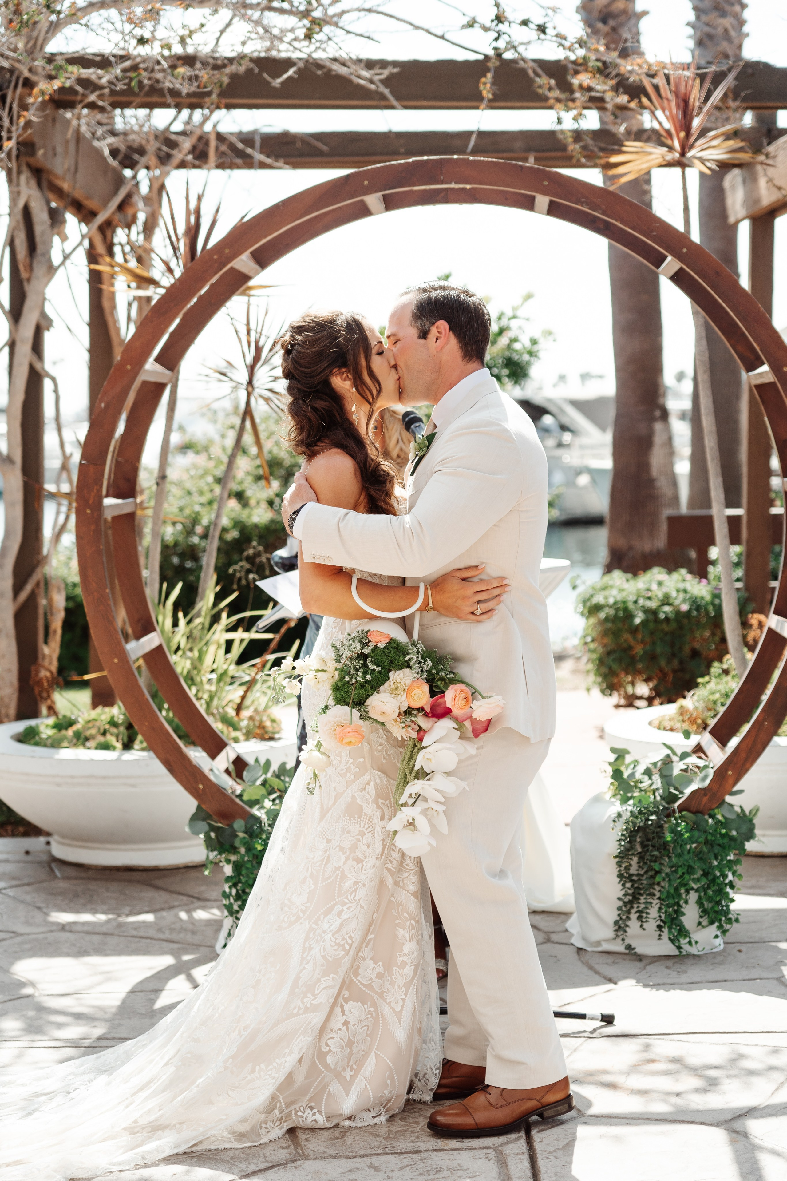 2025-08-16_BryanAmber. Ретушер Зенькевич Света