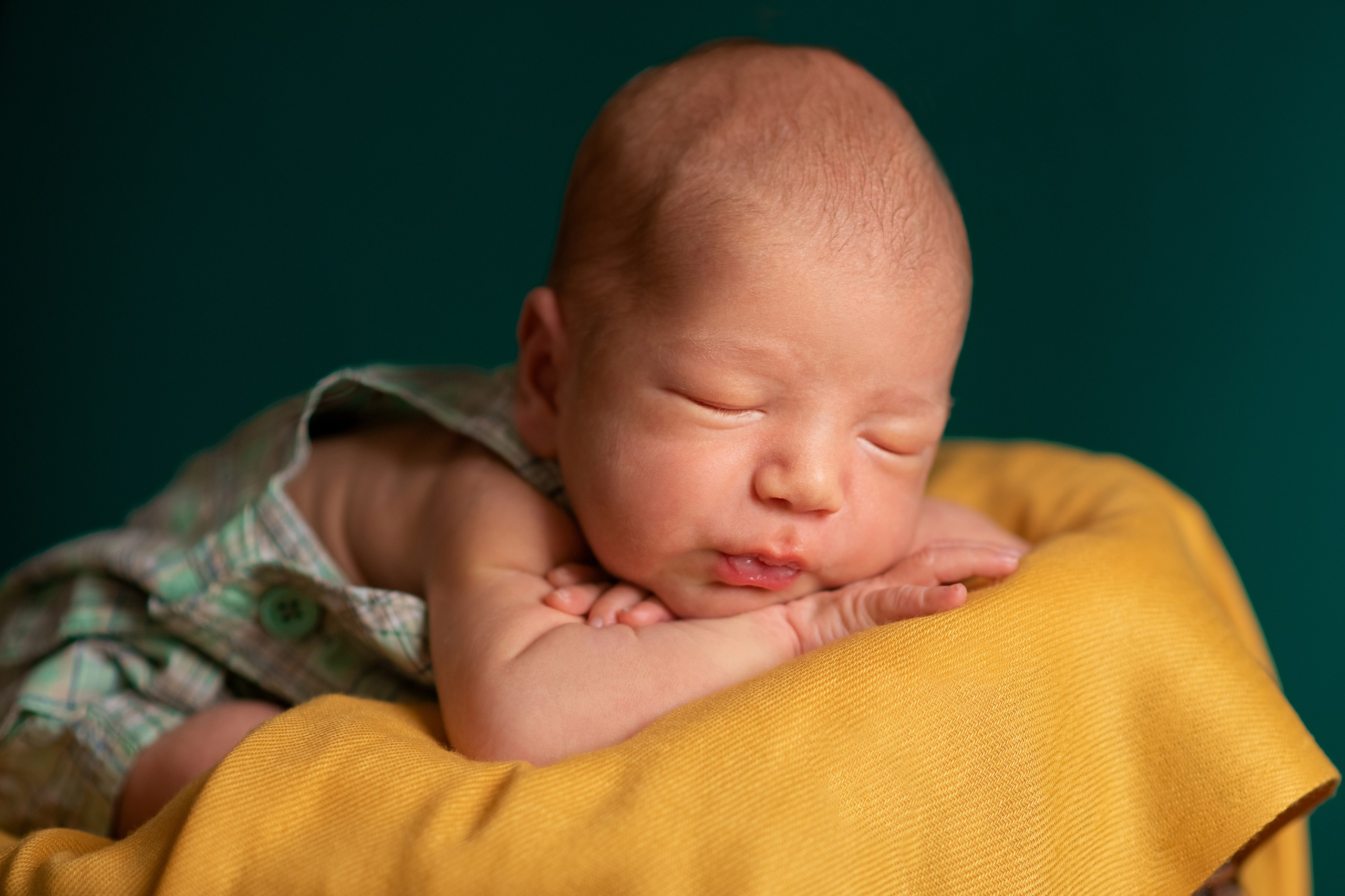 Домашняя фотосессия новорожденного ньюборн в Туле. Семейный и детский фотограф в Туле Светлана Воронкова