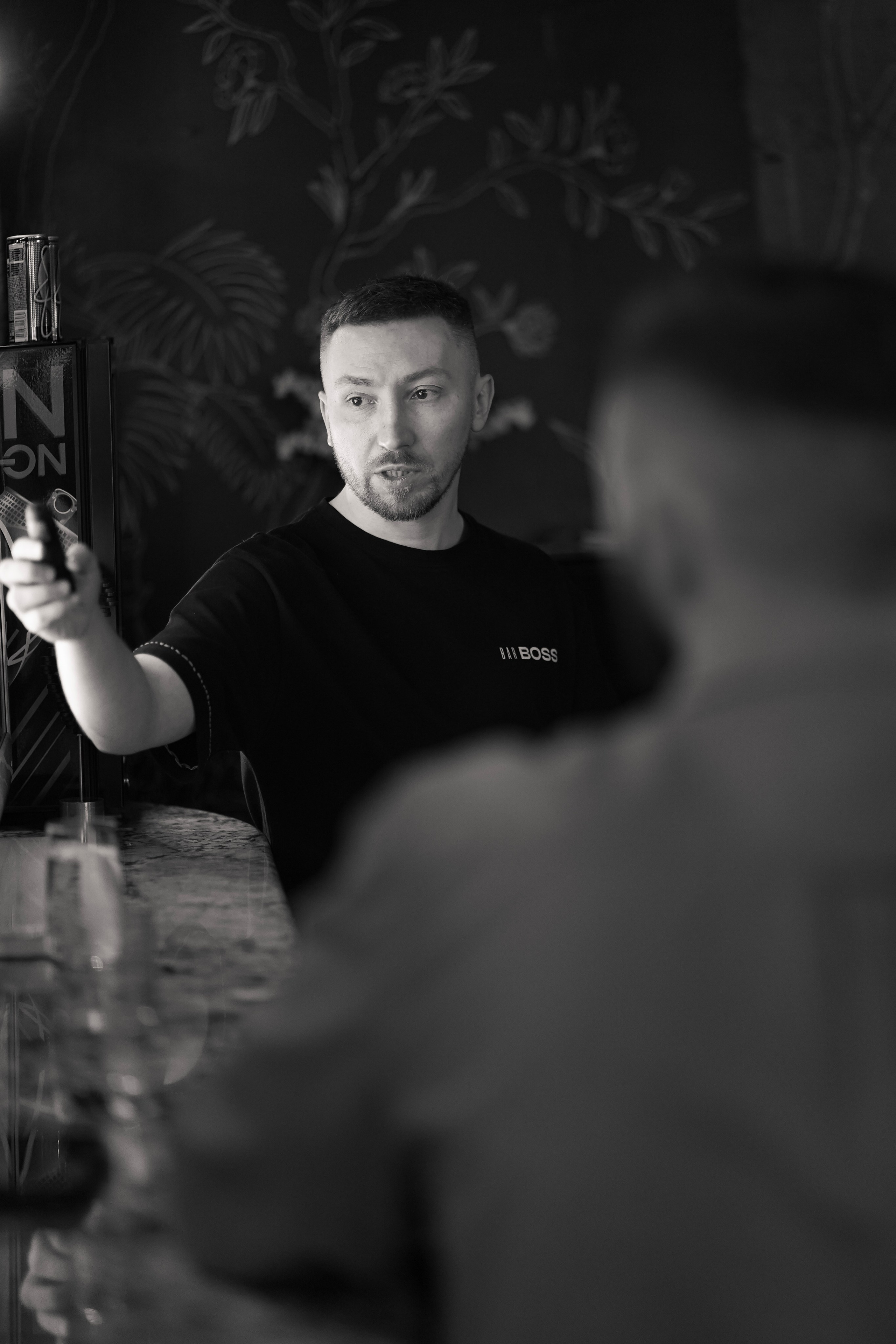 Bar Boss в «Детектив, где Вы?» (2024). Фотограф с психологическим образованием