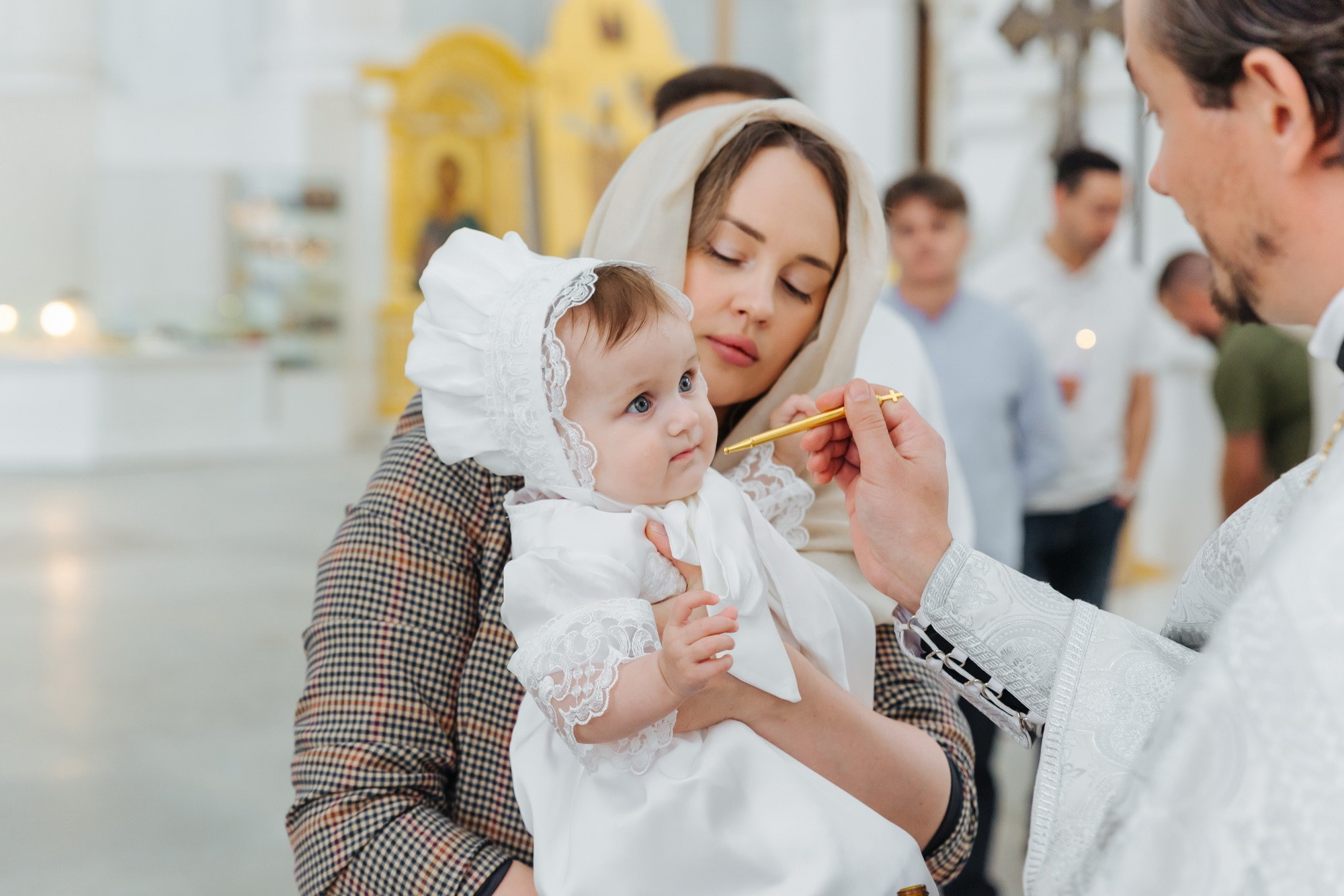 Смольный собор крещение сколько стоит, где провести крещение спб, душевный батюшка смольный собор, цена крестин, где покреститься взрослому
