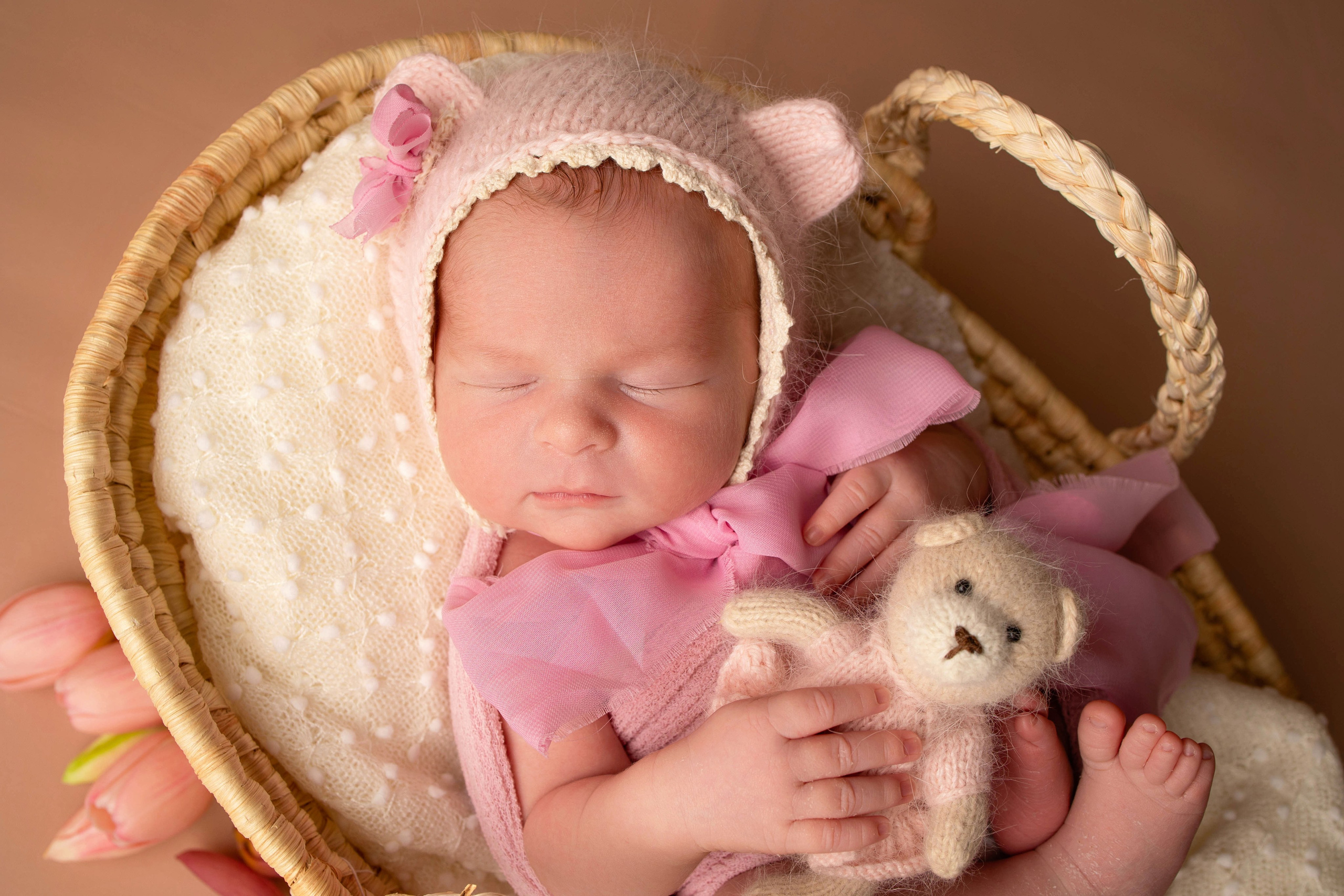 Нежная и милая фотосессия первых дней жизни Вашего ребенка в Минске. Фотограф новорождённых Минск — стоимость newborn фотосессии в Минске