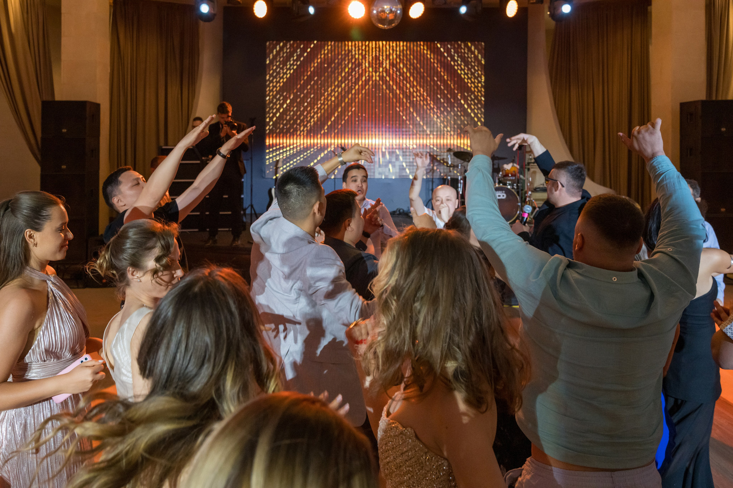 Виктор & Кристина. Семейный и контент фотограф в Москве Alira