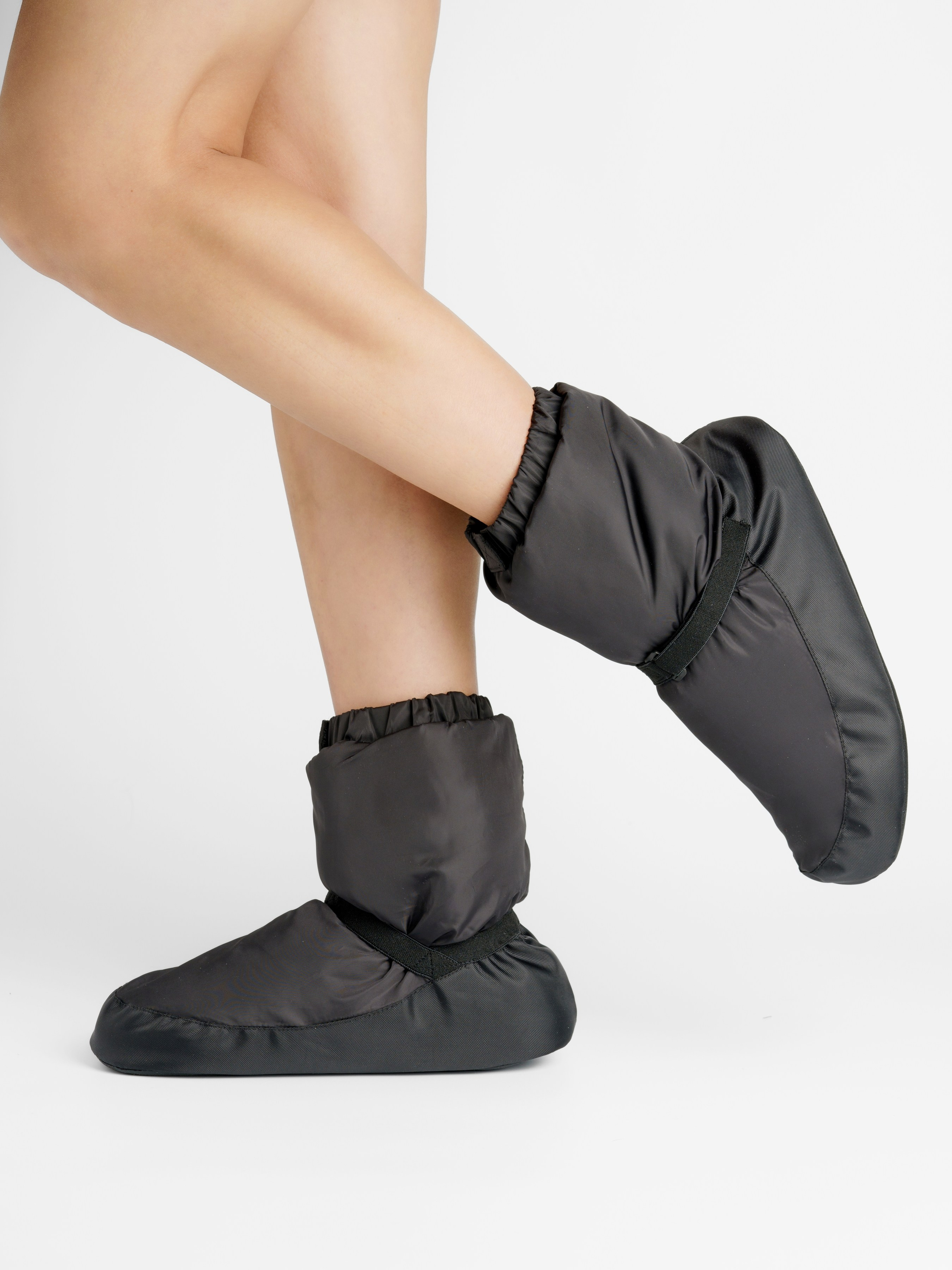 Носки и обувь. KED Production — продакшн из СПб. Создаём фото, видео и контент, который помогает брендам и селлерам продавать больше