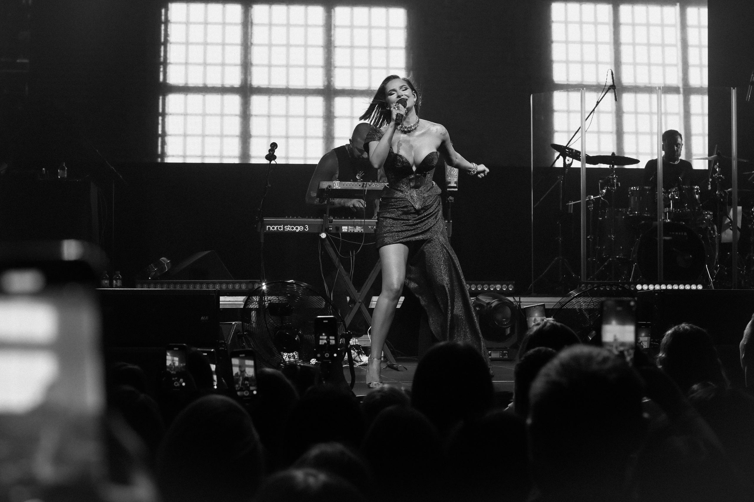 SEVILLE (солистка группы ARTIK & ASTI). Профессиональный фотограф в Новосибирске Белоновский Павел