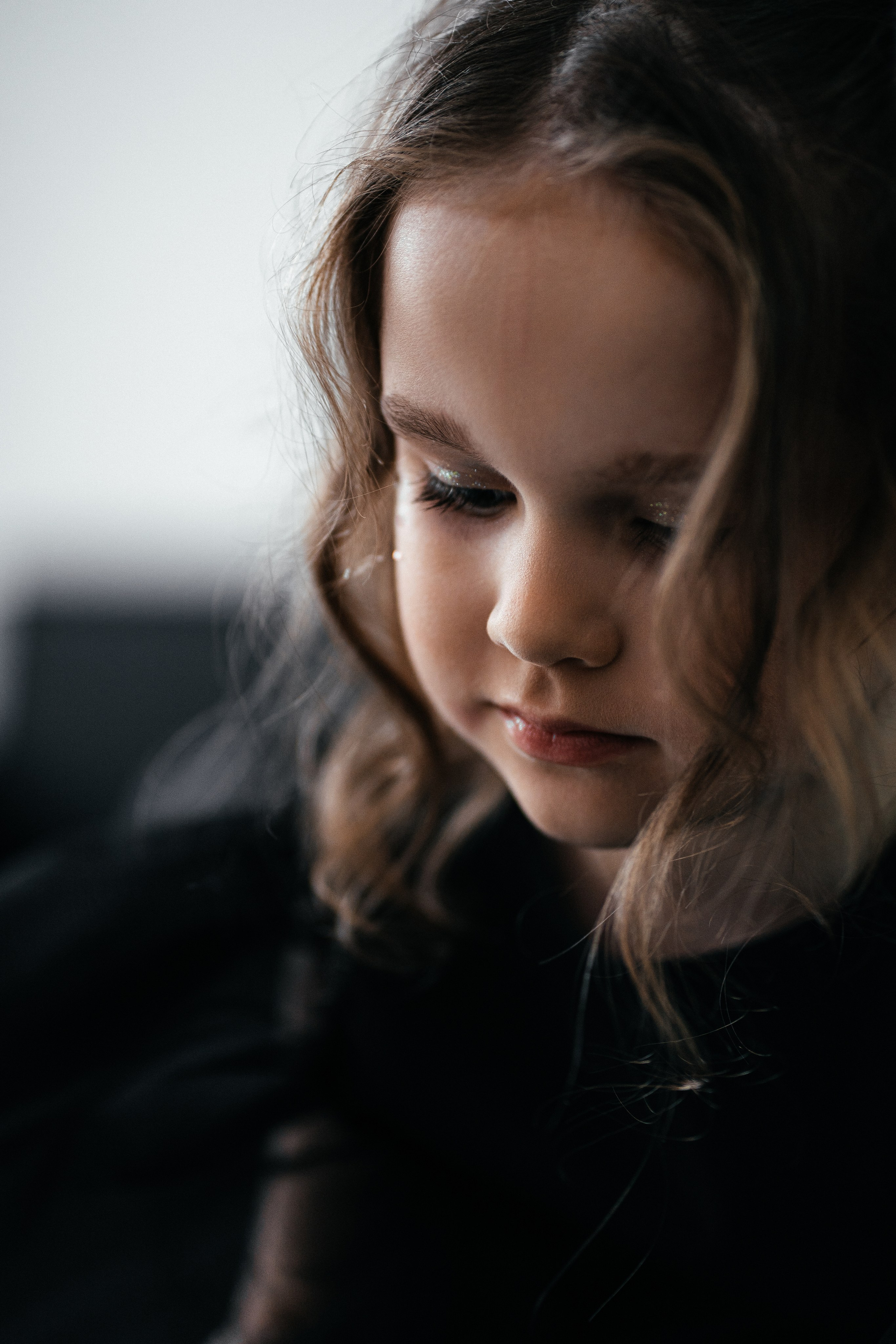 Фотосессия для девочки в платье. Фотограф Ким Наталья в Красноярске