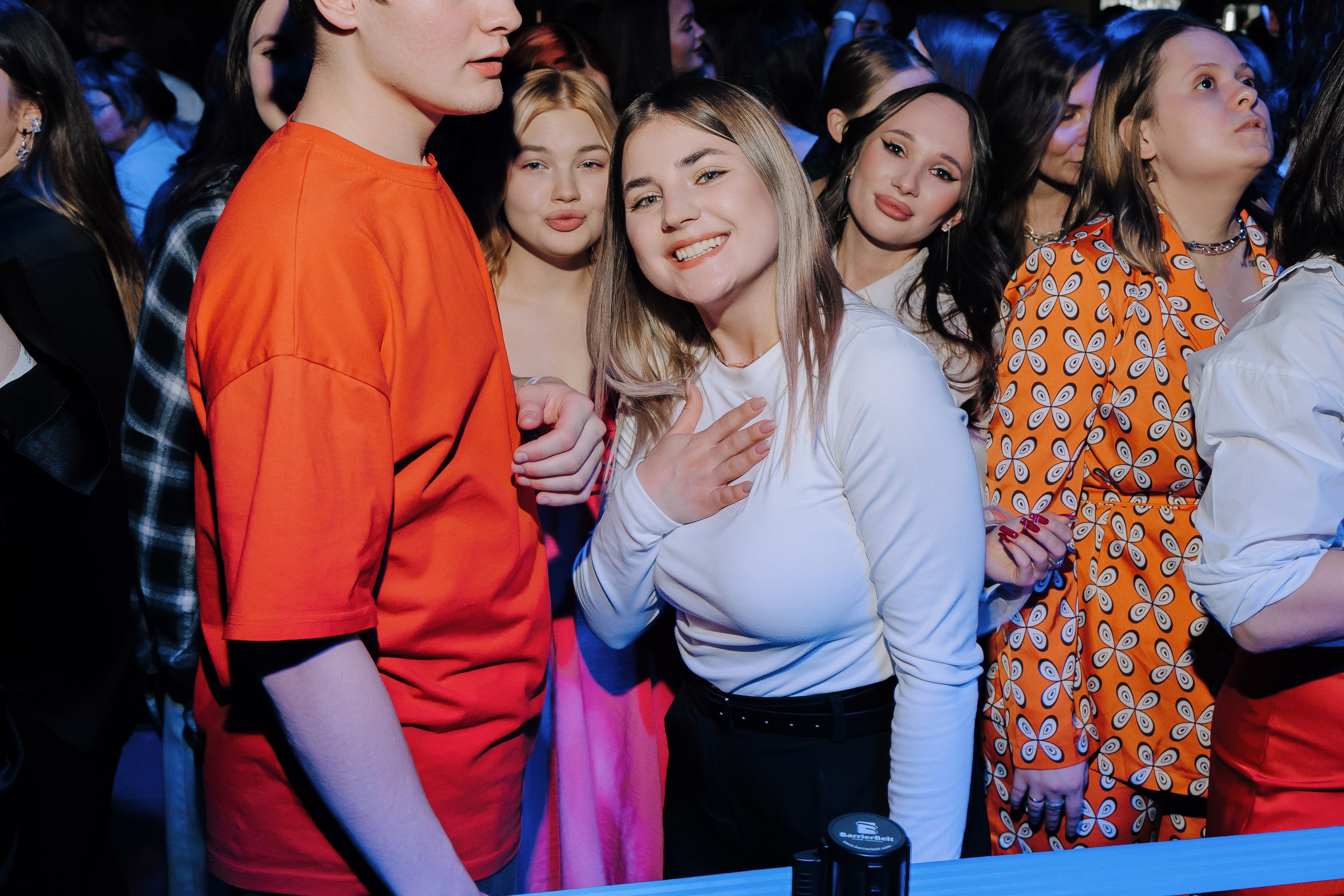 20 ЛЕТ МЕГАПОЛИС ЧЕЛЯБИНСК ХЕДЛАЙНЕР ЕЛКА. Репортажный фотограф Зуев Роман г. Челябинск