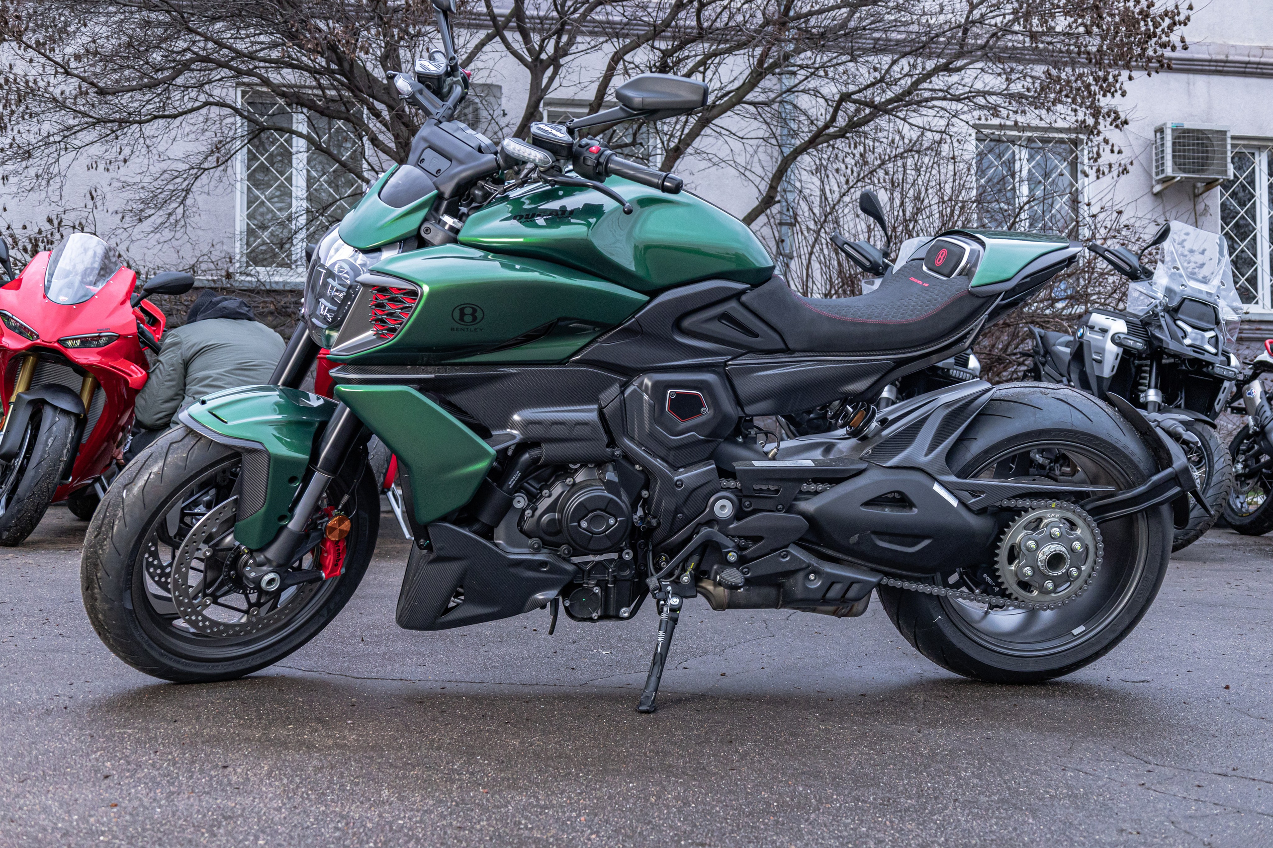 Фотосессия с мотоциклами и автомобилями. Предметный фотограф в Москве и Московской области