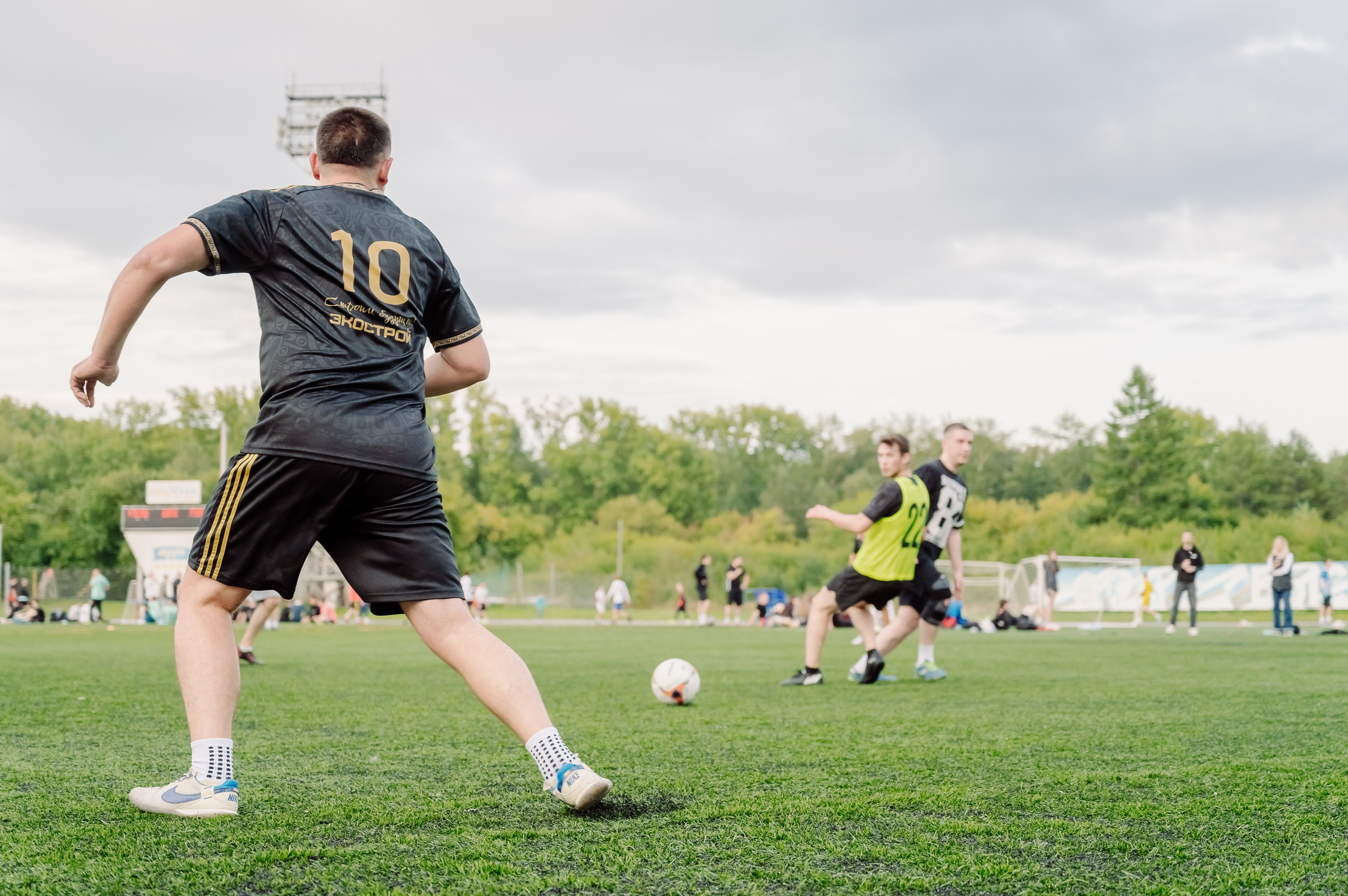 Футбол в Шахтёре 08.2025. Детский фотограф, семейный фотограф и репортажи в Кемерово