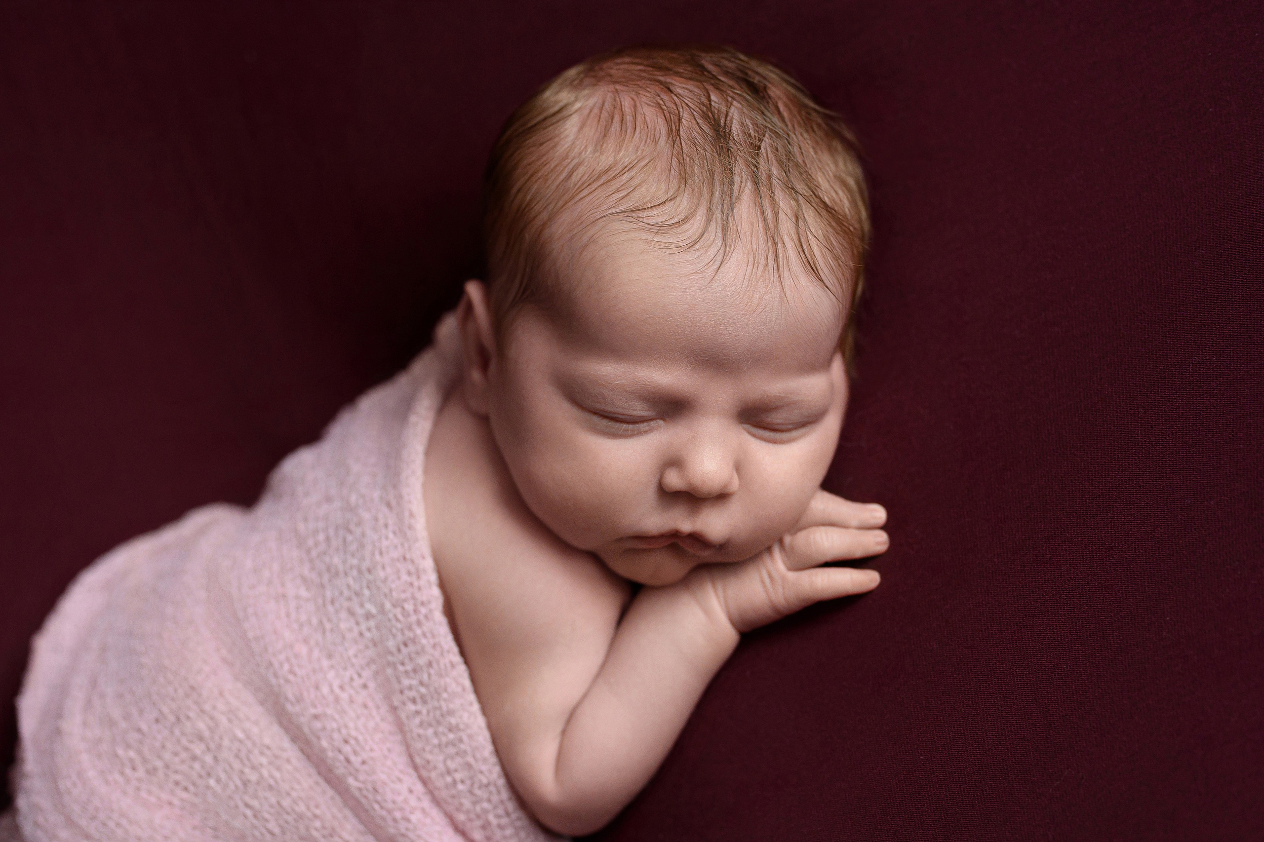 Фотосессия новорожденных, нью-борн малышей в Кингисеппе, Сестрорецке, Санкт-петербурге