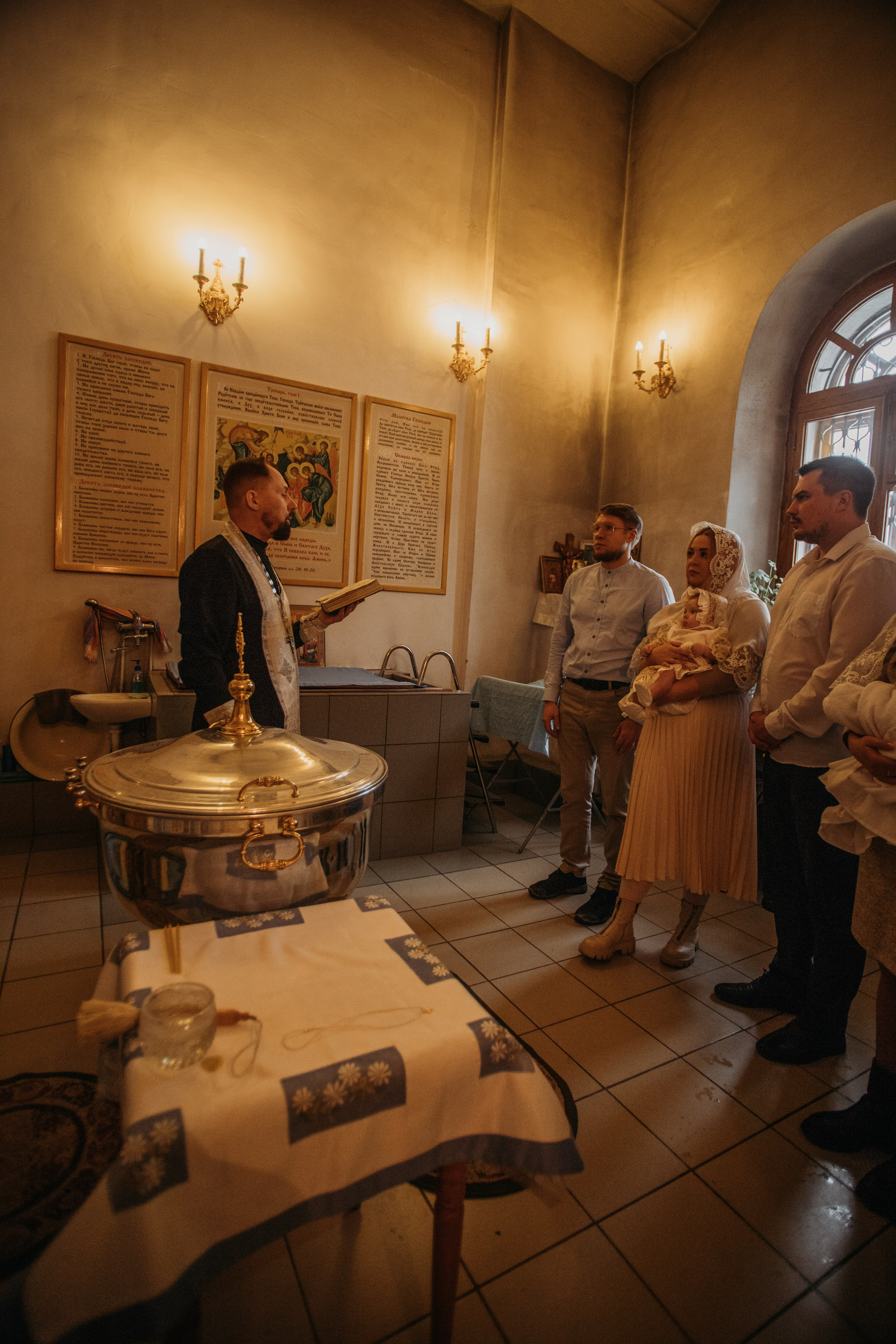 Крещение Аглаи. Венера Гайн. Репортажный фотограф  Тюмень. Обучение фотографии с 0