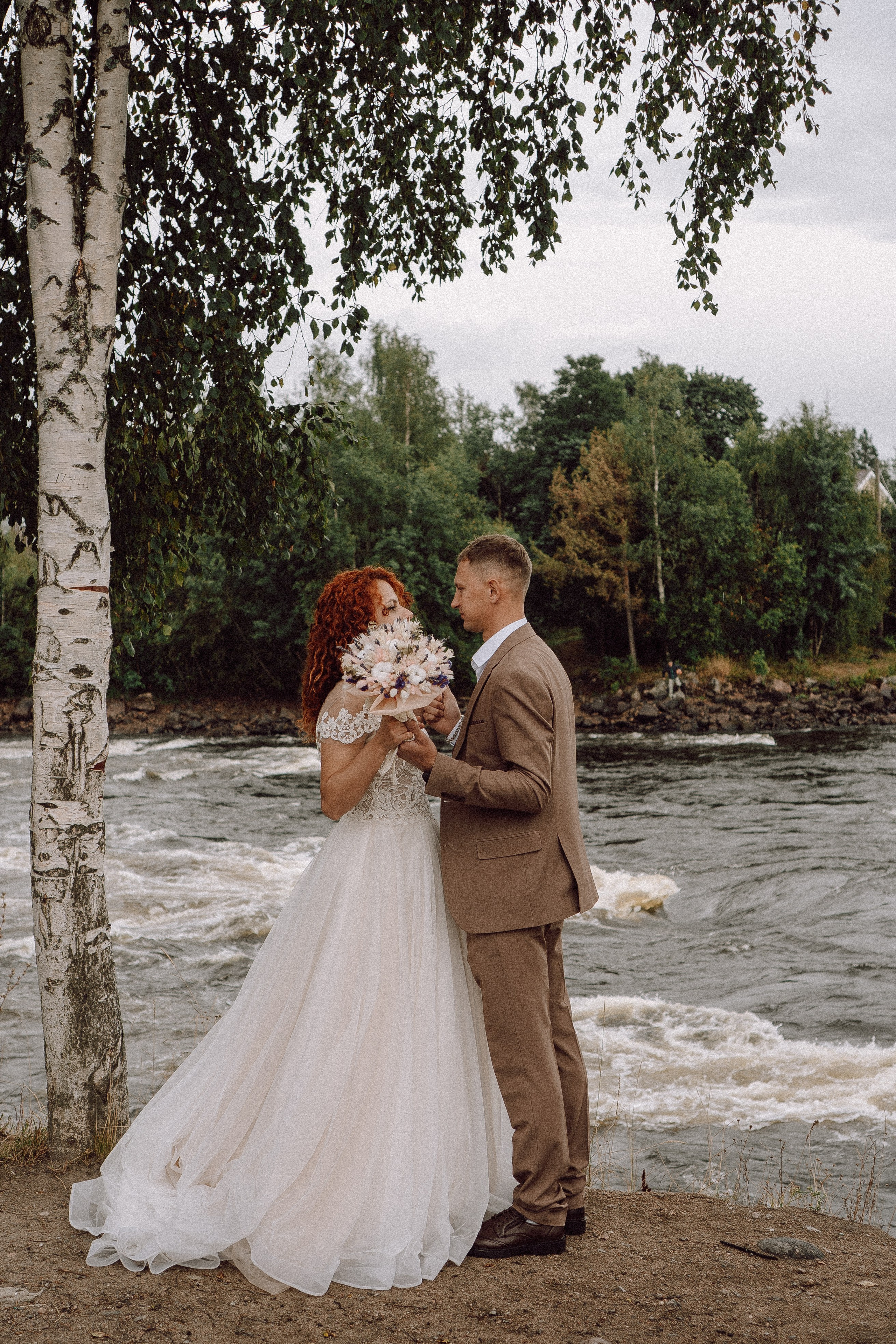 СВАДЕБНАЯ ФОТОСЕССИИЯ ПАРЫ В ГОРОДЕ ПРИОЗЕРСК В СОСНОВОМ ЛЕСУ И С ПИКАПОМ. Профессиональный фотограф, Санкт-Петербург — Виктория Богомолова