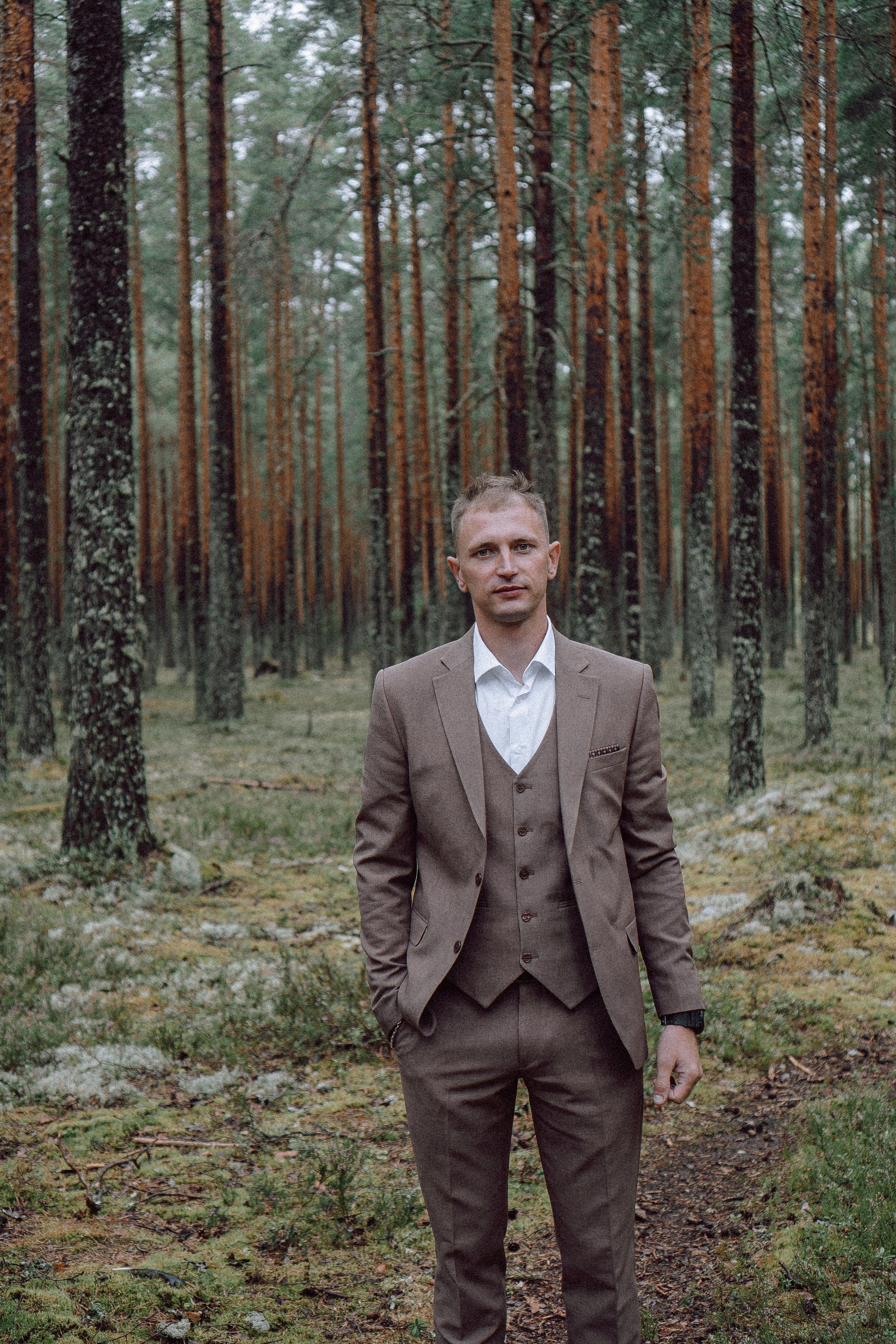 СВАДЕБНАЯ ФОТОСЕССИИЯ ПАРЫ В ГОРОДЕ ПРИОЗЕРСК В СОСНОВОМ ЛЕСУ И С ПИКАПОМ. Профессиональный фотограф, Санкт-Петербург — Виктория Богомолова
