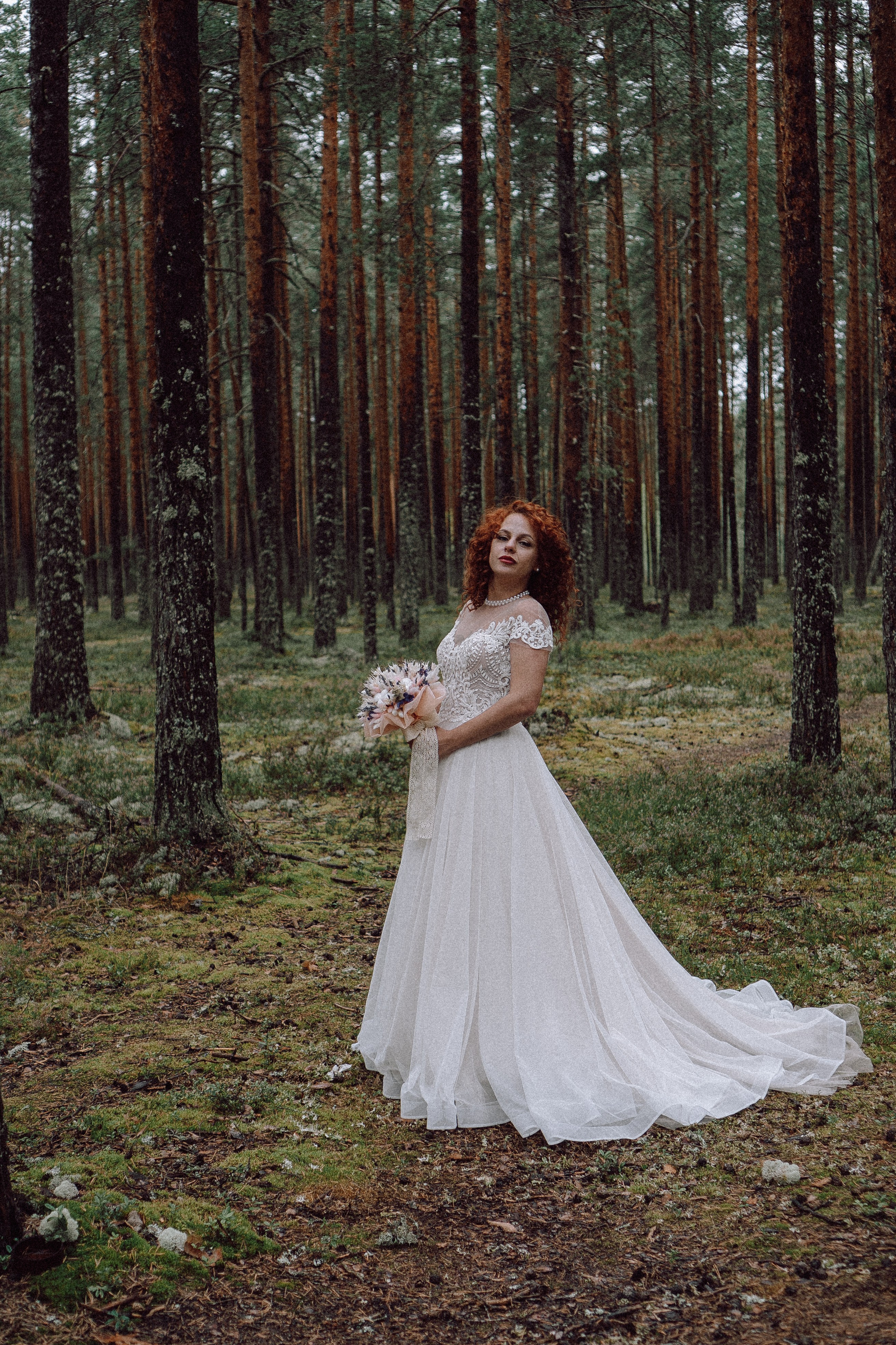 СВАДЕБНАЯ ФОТОСЕССИИЯ ПАРЫ В ГОРОДЕ ПРИОЗЕРСК В СОСНОВОМ ЛЕСУ И С ПИКАПОМ. Профессиональный фотограф, Санкт-Петербург — Виктория Богомолова