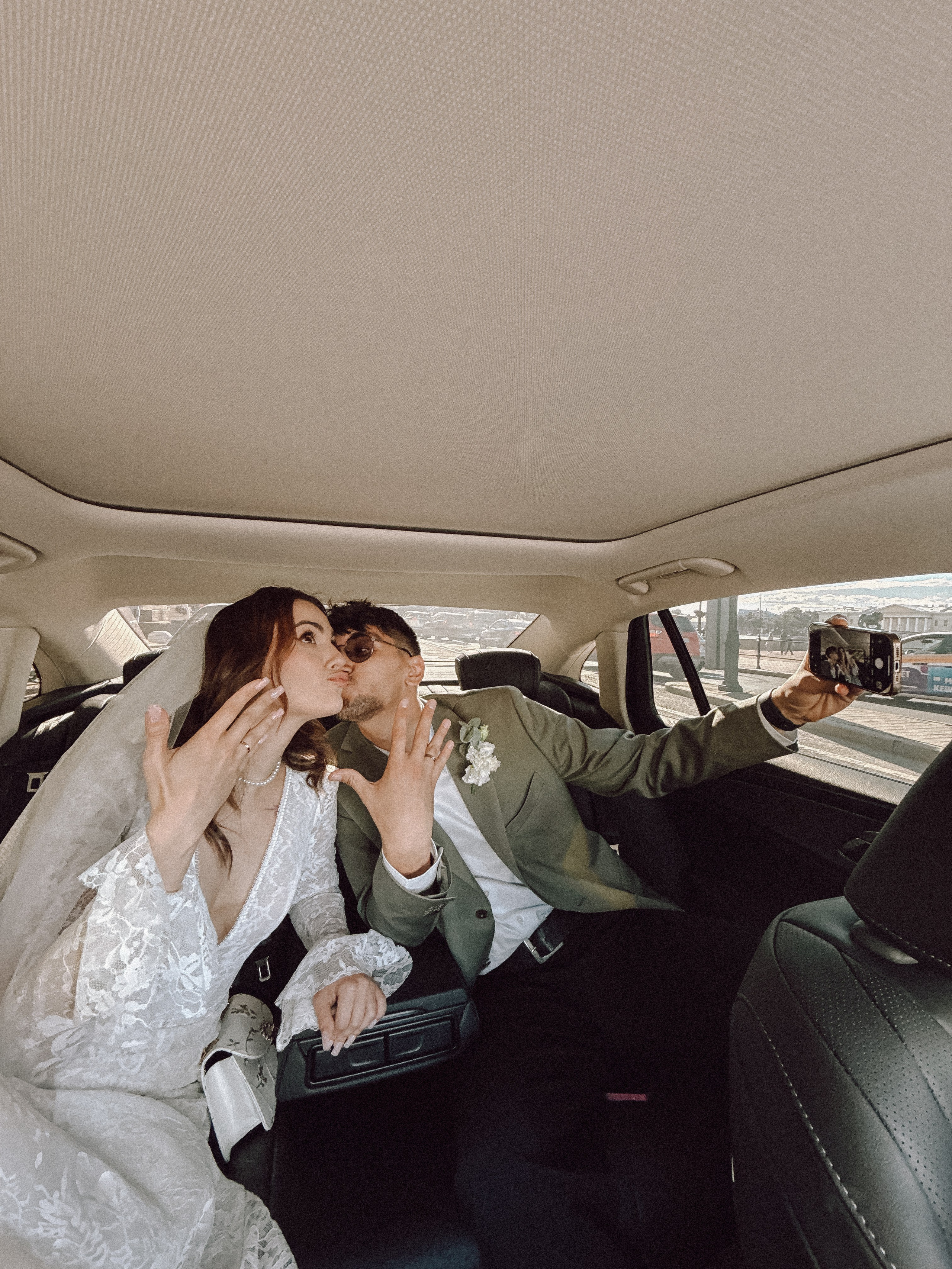 ФОТО НА ТЕЛЕФОН ВО ВРЕМЯ БРАКОСОЧЕТАНИЯ В ПЕРВОМ ДВОРЦЕ И ПРОГУЛКИ. Профессиональный фотограф, Санкт-Петербург — Виктория Богомолова