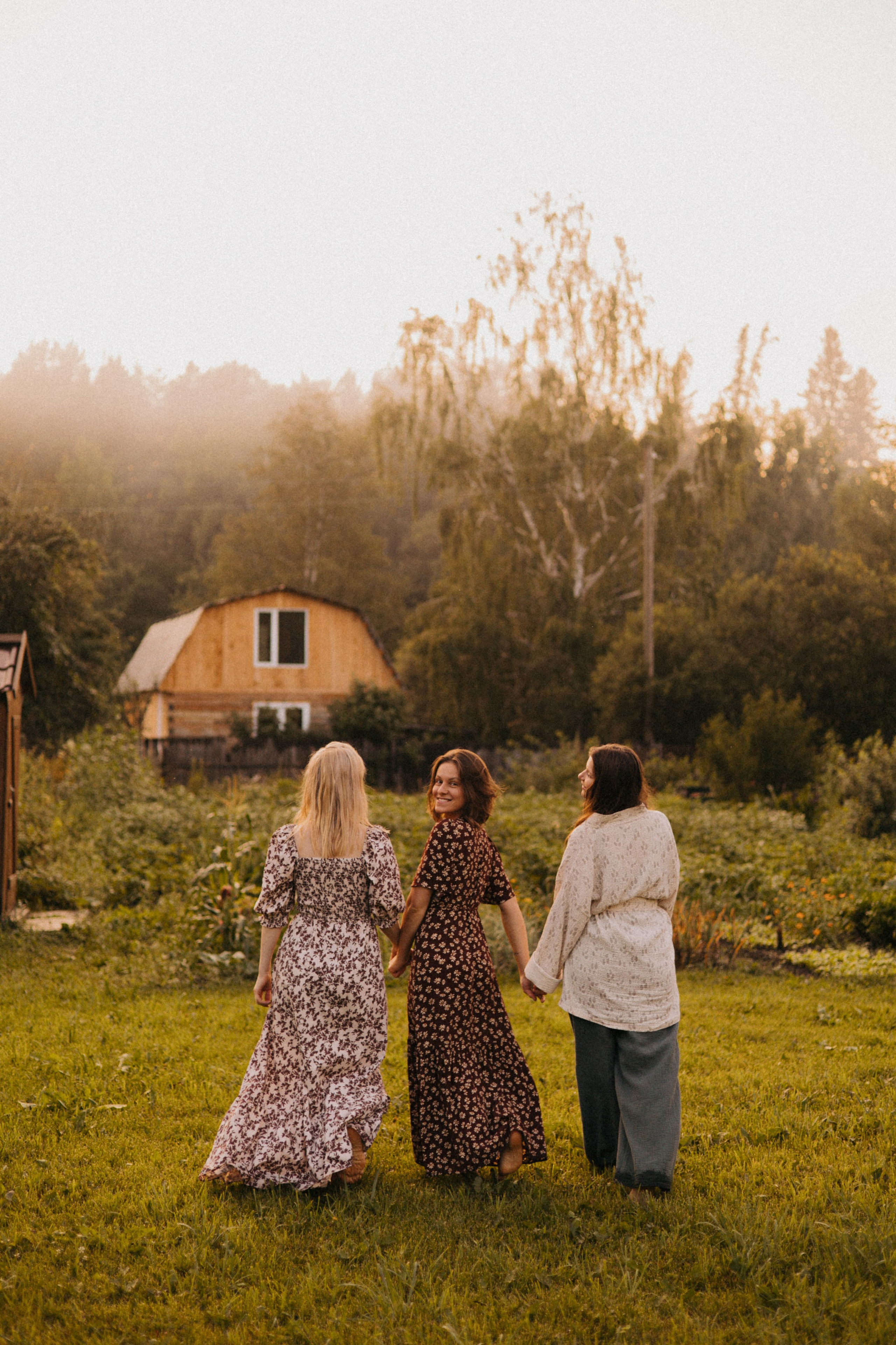 Подруги. Дача. Фотограф Настя Леонова