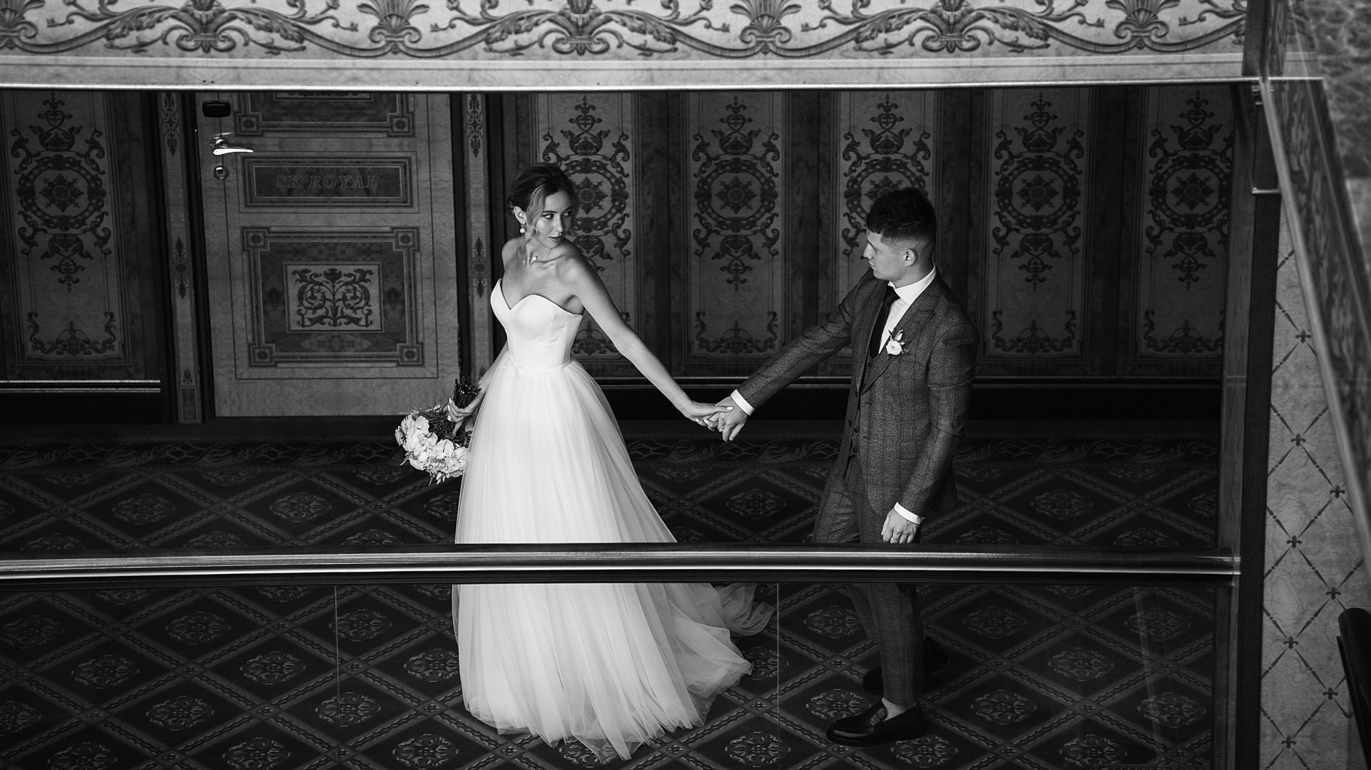  Любовные моменты возле Ярославского театра для детей и молодежи