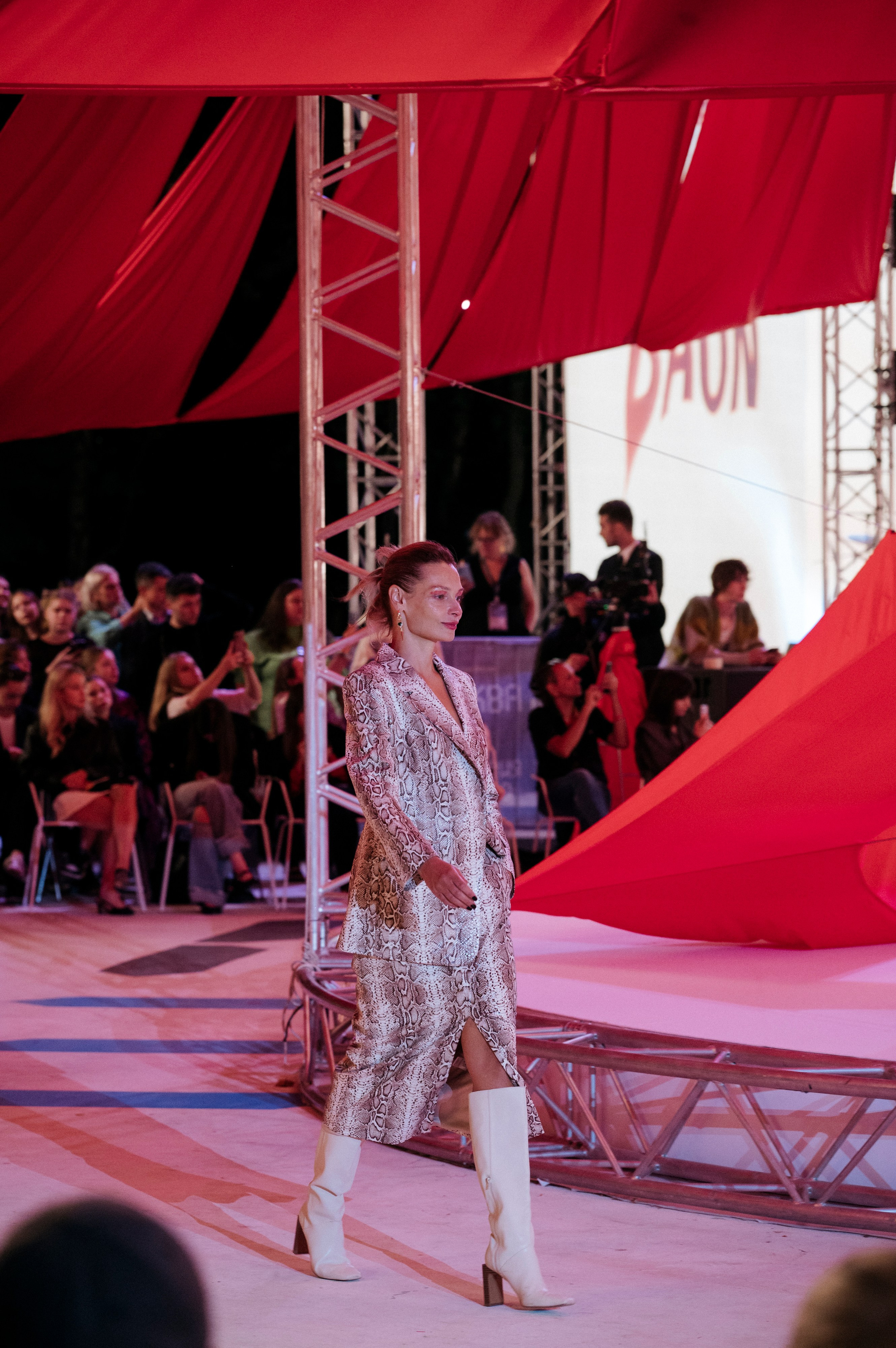 Fashion Show от Яндекс Маркет. Natalyandronova.ru