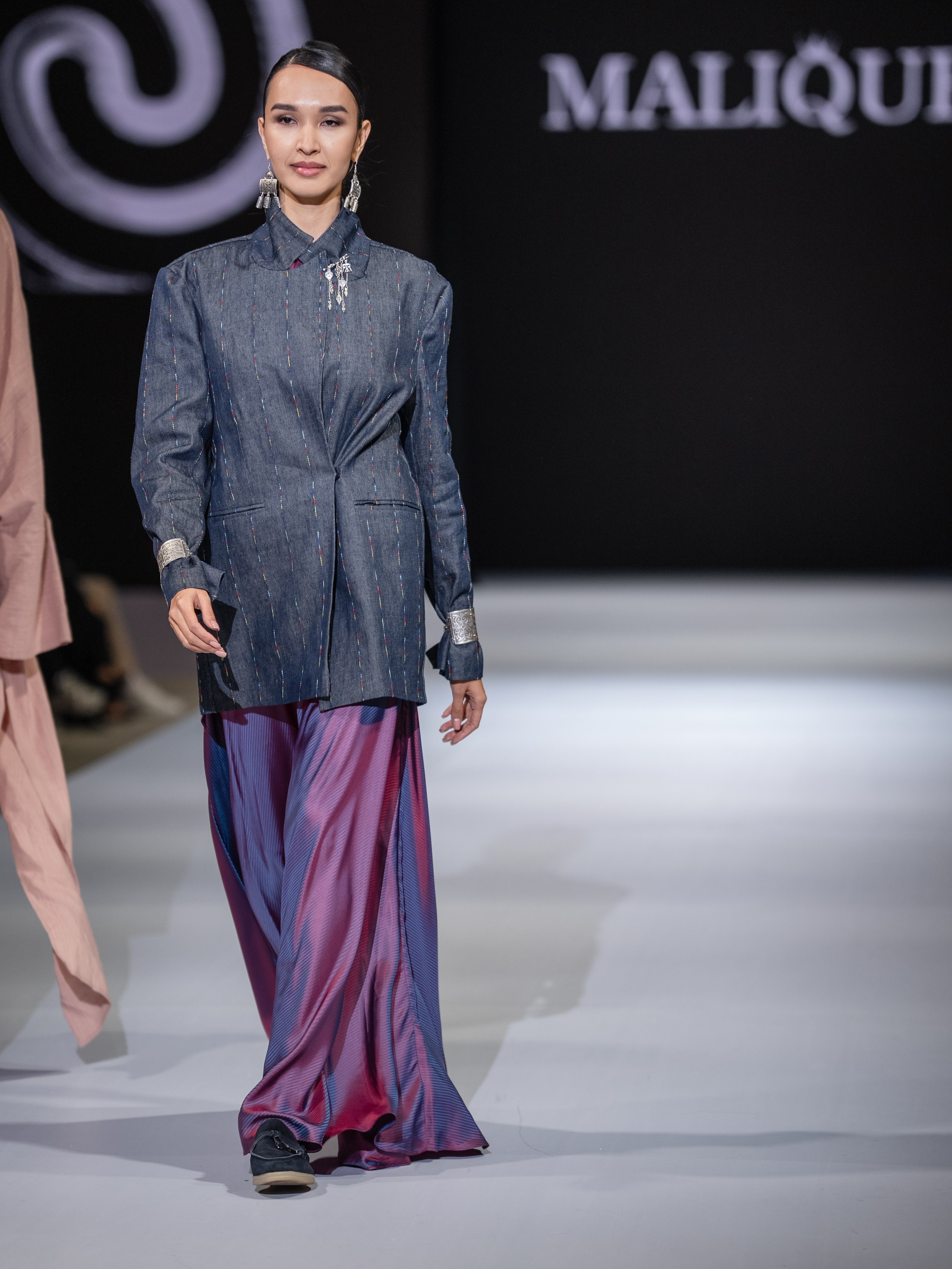 EURASIAN FASHION WEEK Malique. Сайт Алматинского НЮ АРТ, будуар и фэшн фотографа Дениса Карпенко