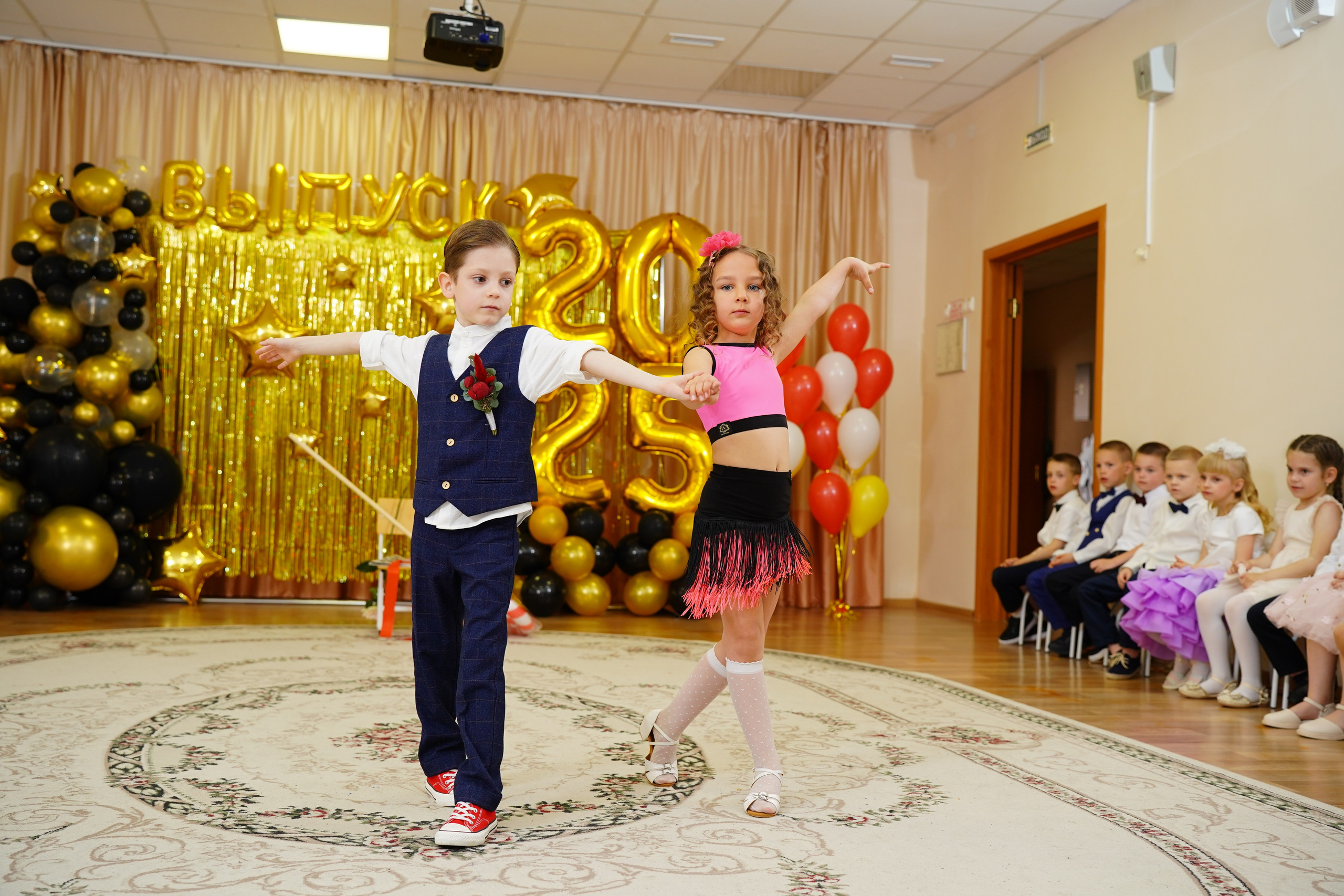 Репортажная съемка /Выпускной//. MEMENTO.Выпускные альбомы, школьные, юбилейные и другие книги. Ростов-на-Дону