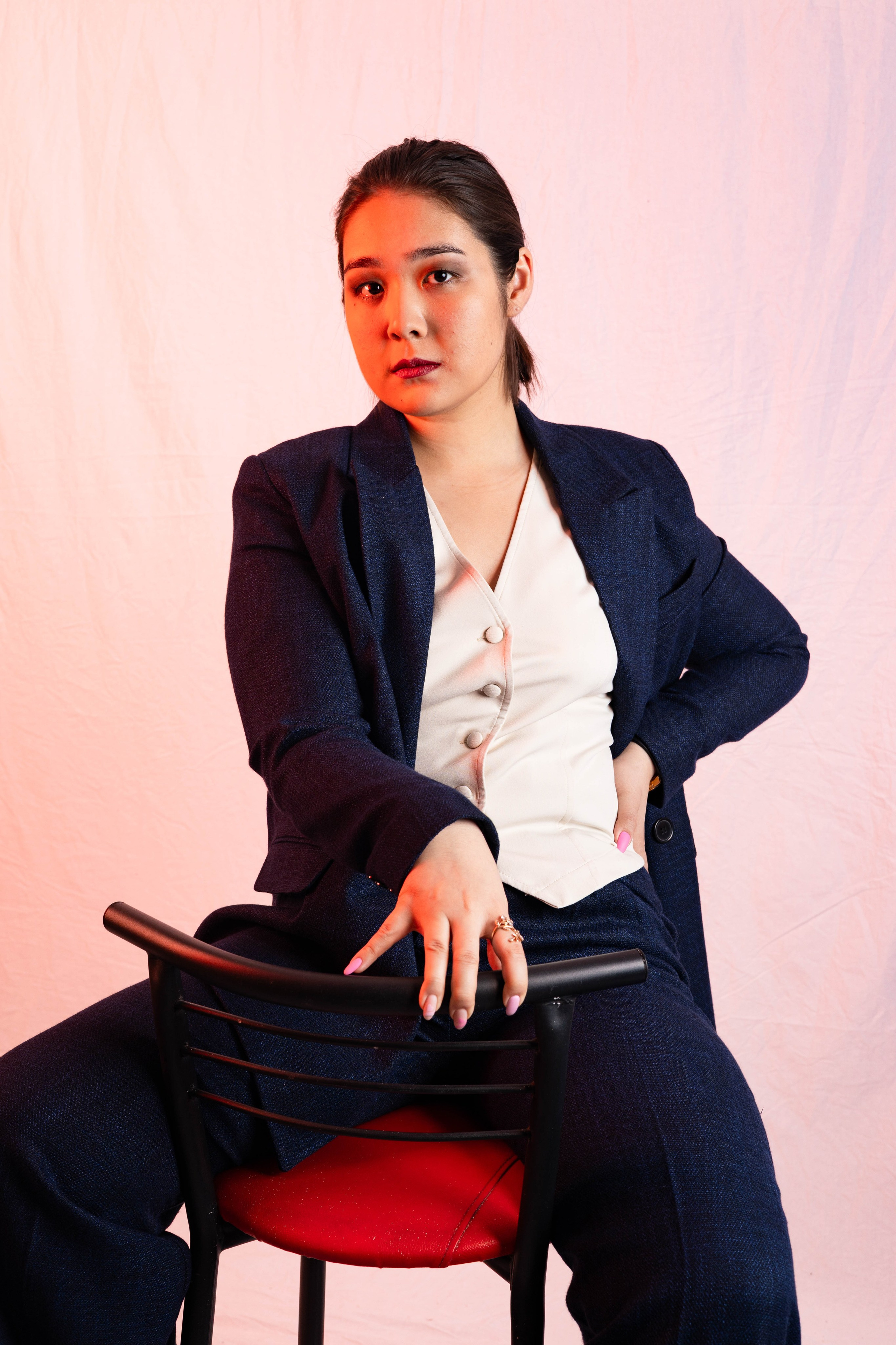 Портретная фотосессия в Алматы — индивидуальный портрет в студии. Фотограф Алматы