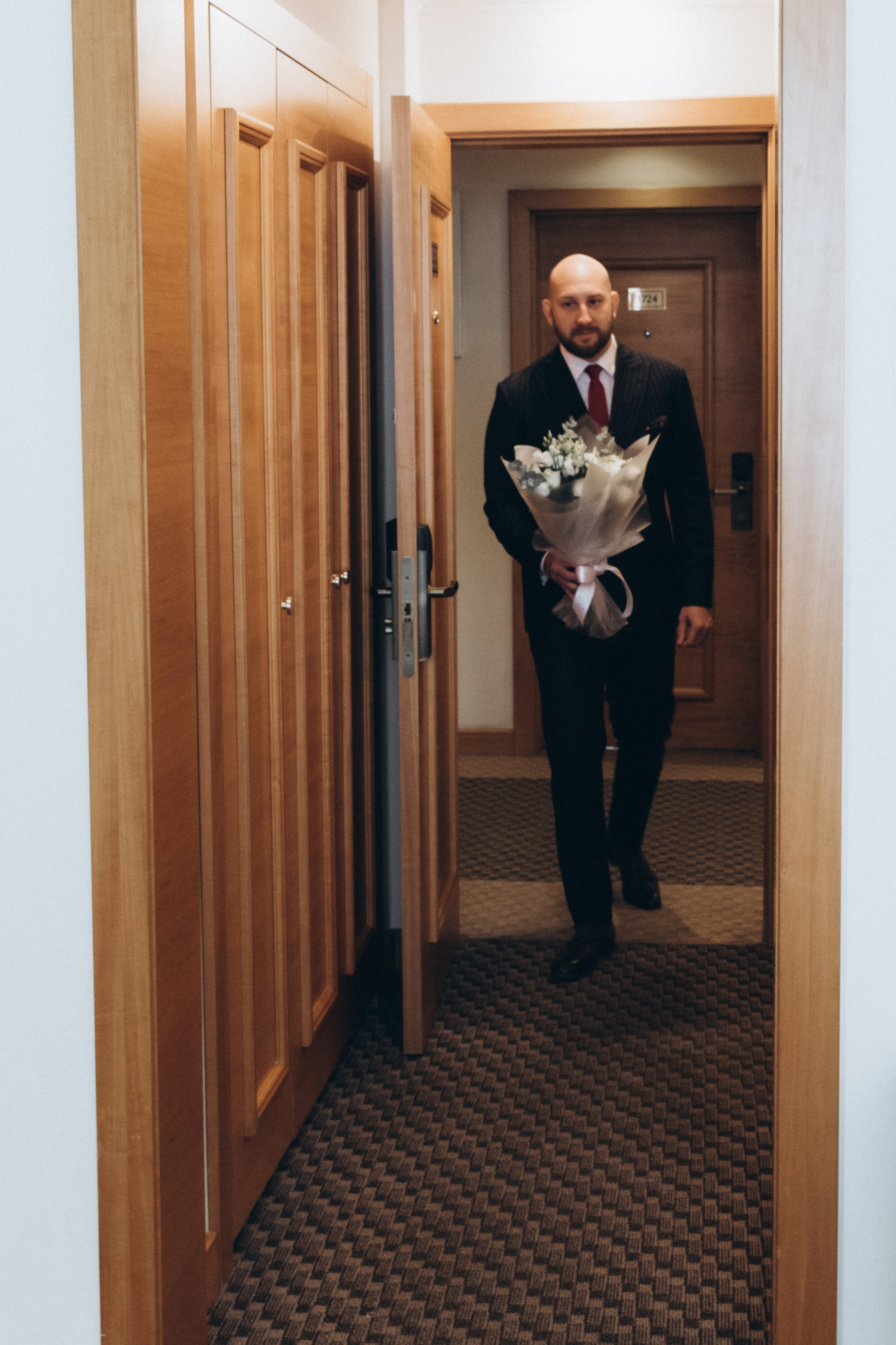 Утро и роспись Виктора и Марии. Ваш фотограф в Одинцовском районе и Москве