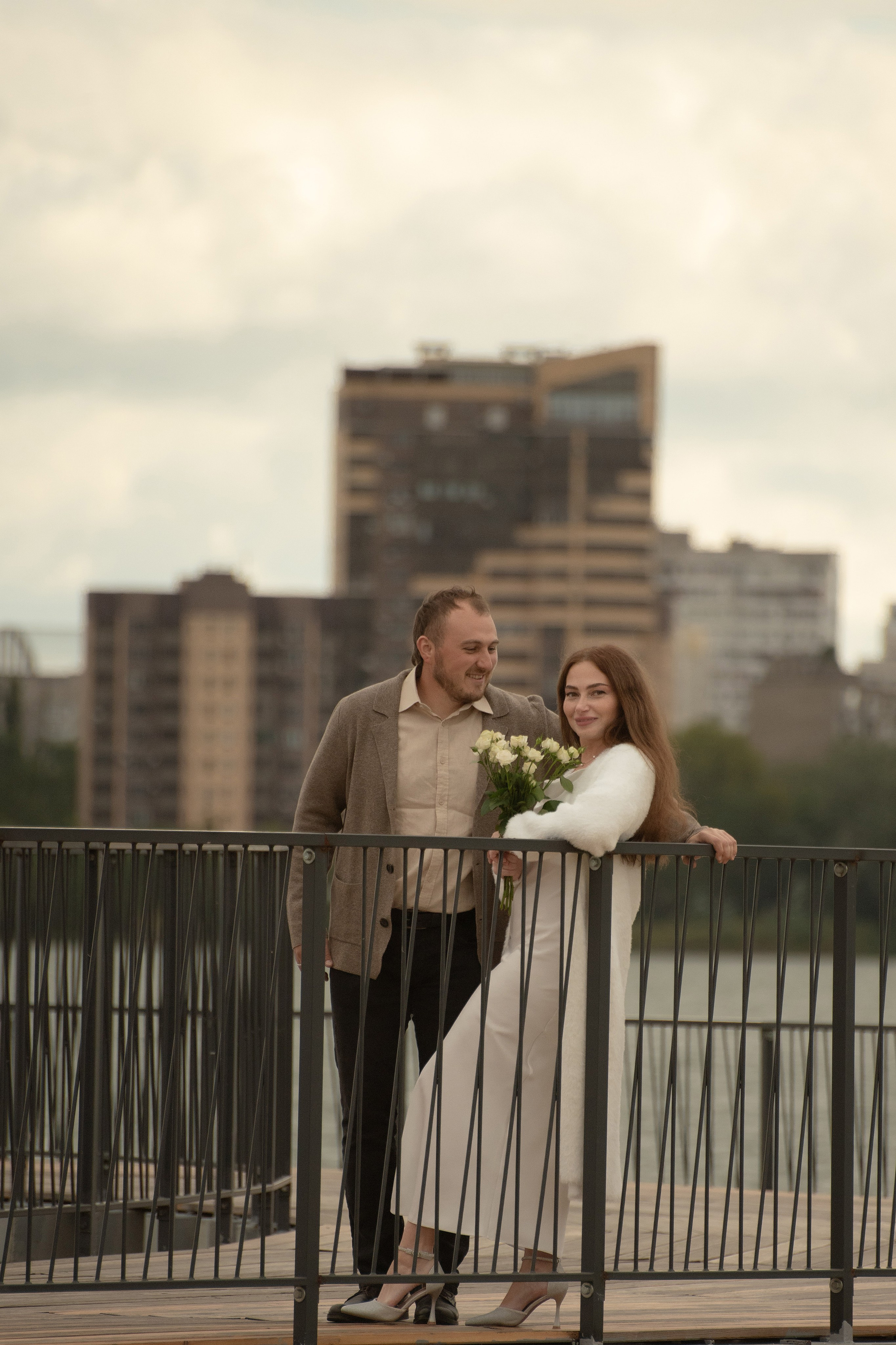 Городская фотосессия лавстори — идеальный выбор для тех, кто хочет получить современный портрет с городской эстетикой