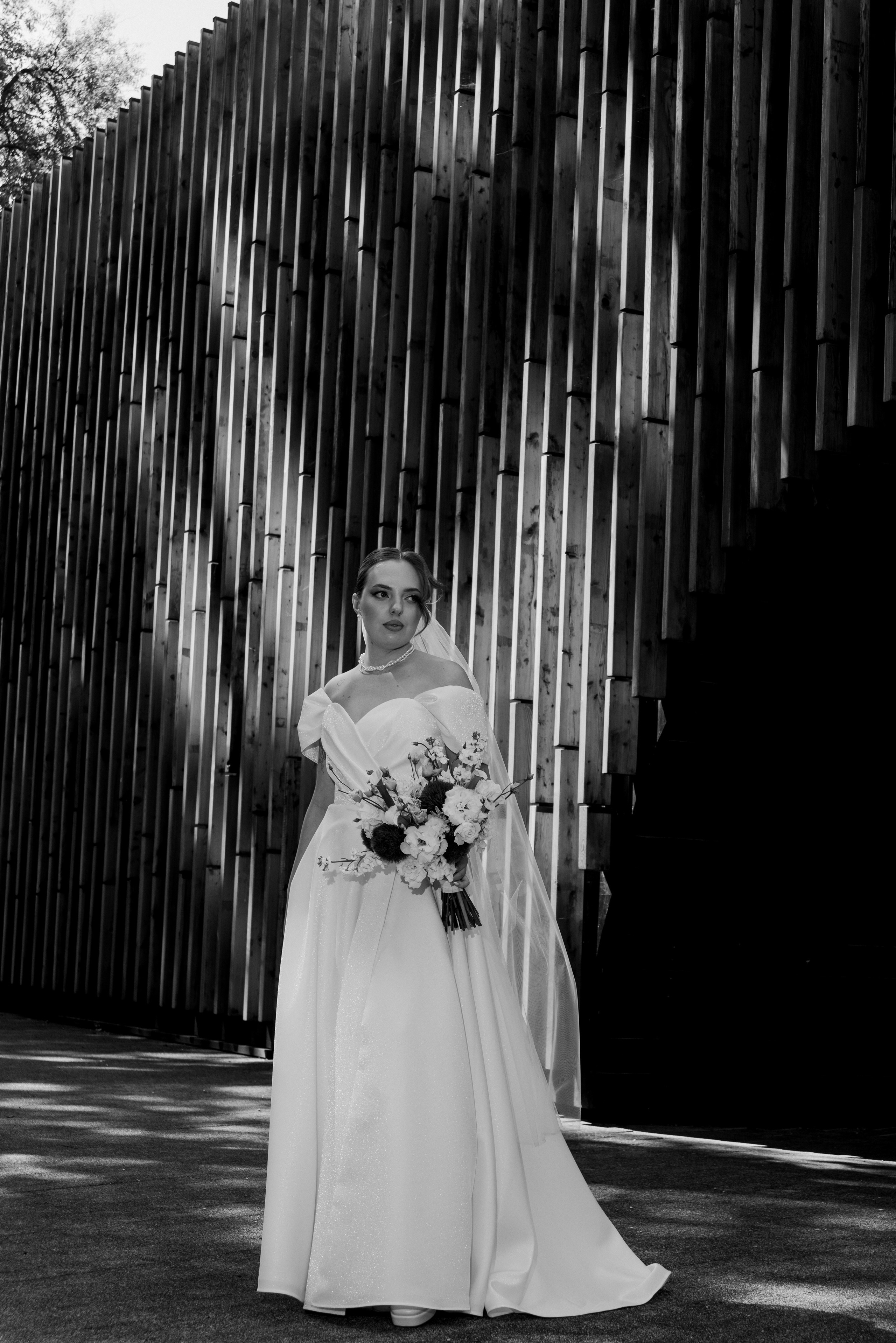 Свадебная церемония в лесу