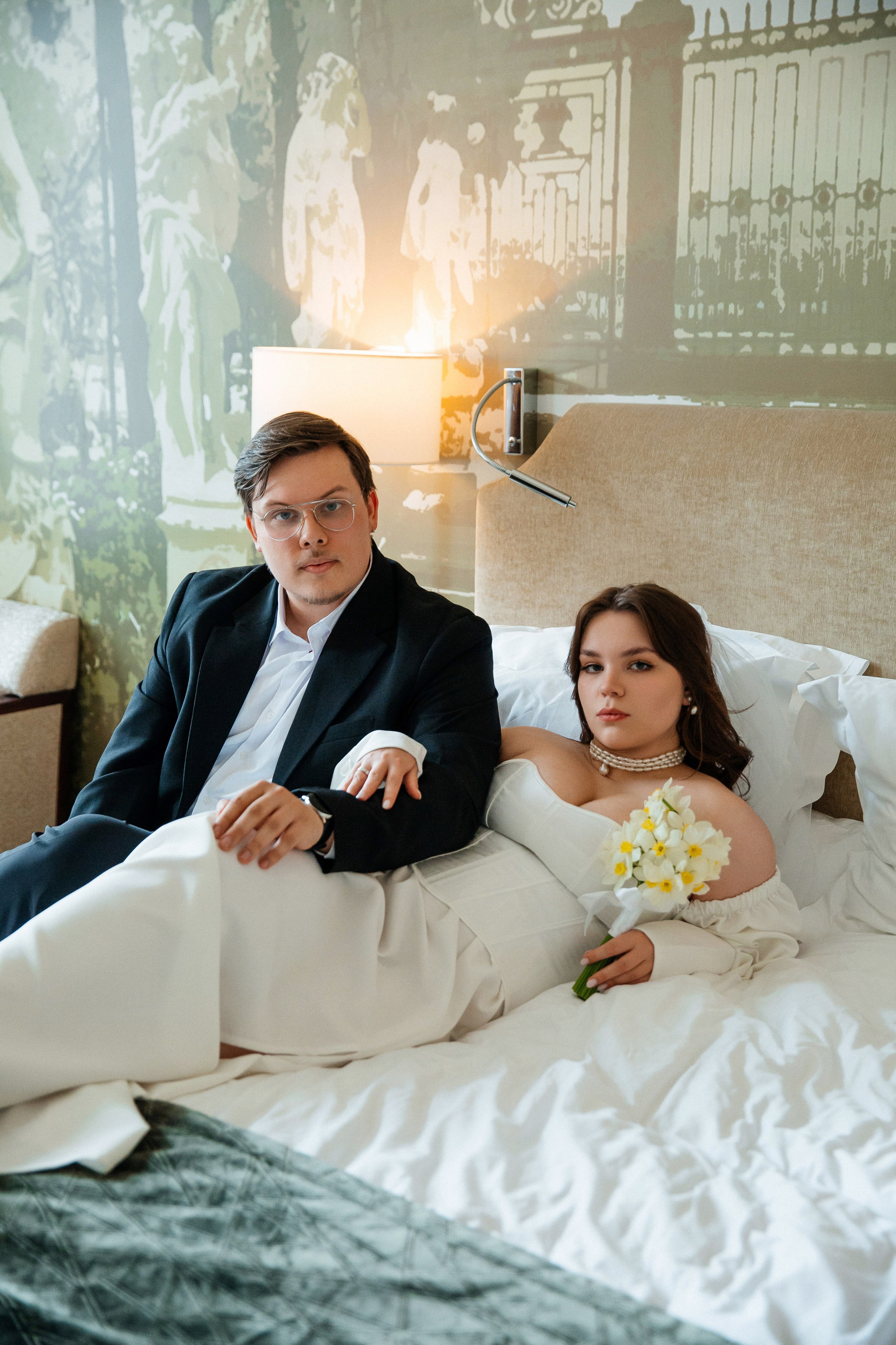 Съемка в отеле и регистрация прохладным майским днем. Свадебный фотограф в Санкт-Петербурге Вика Стукачева