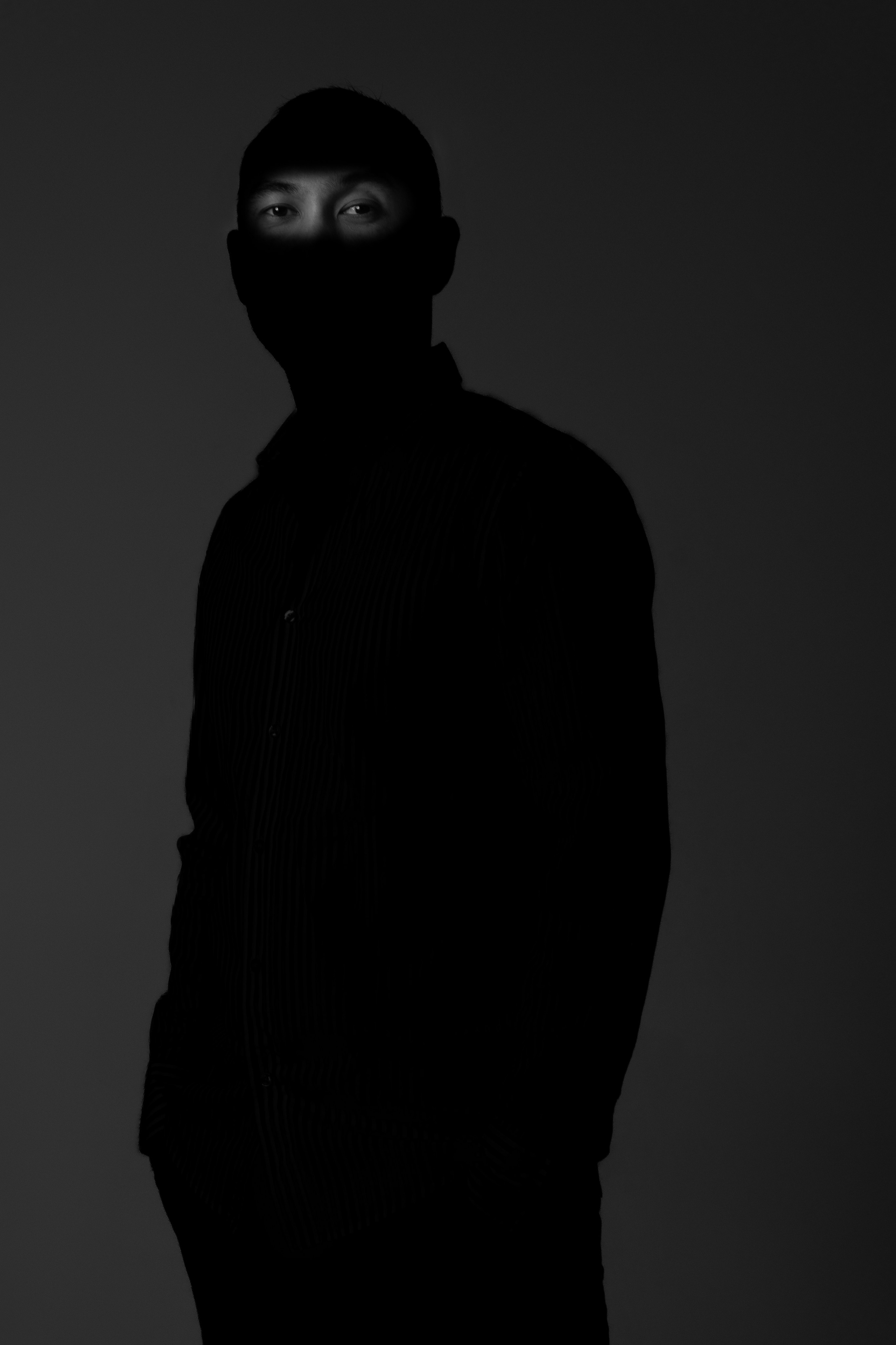 Мужская фотосессия в стиле минимализм. Портретный фотограф в Москве Фарид Леонов