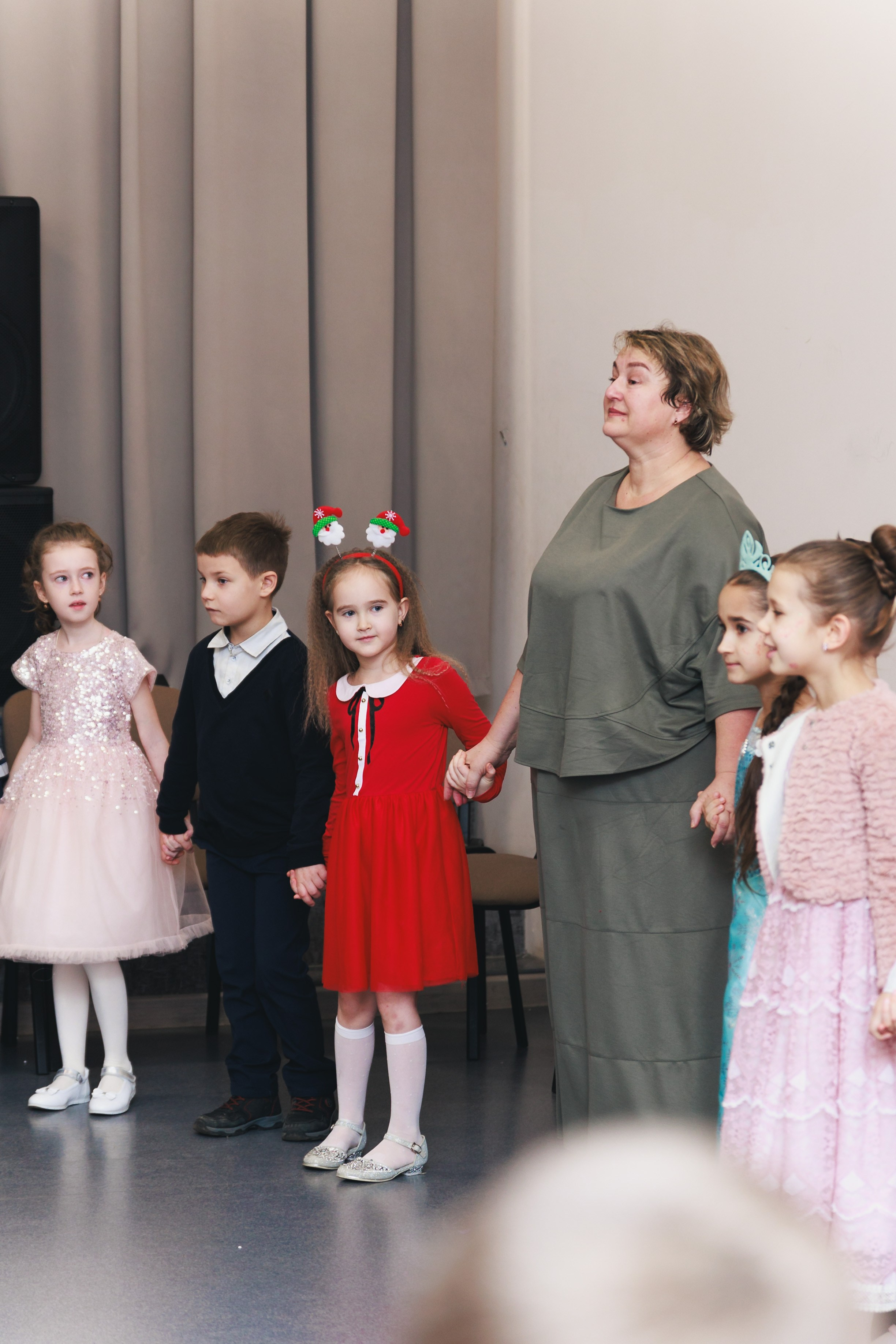 Новогодний утренник в начальной школе. Фотограф Воронеж, Новая Усмань Мария Бублик