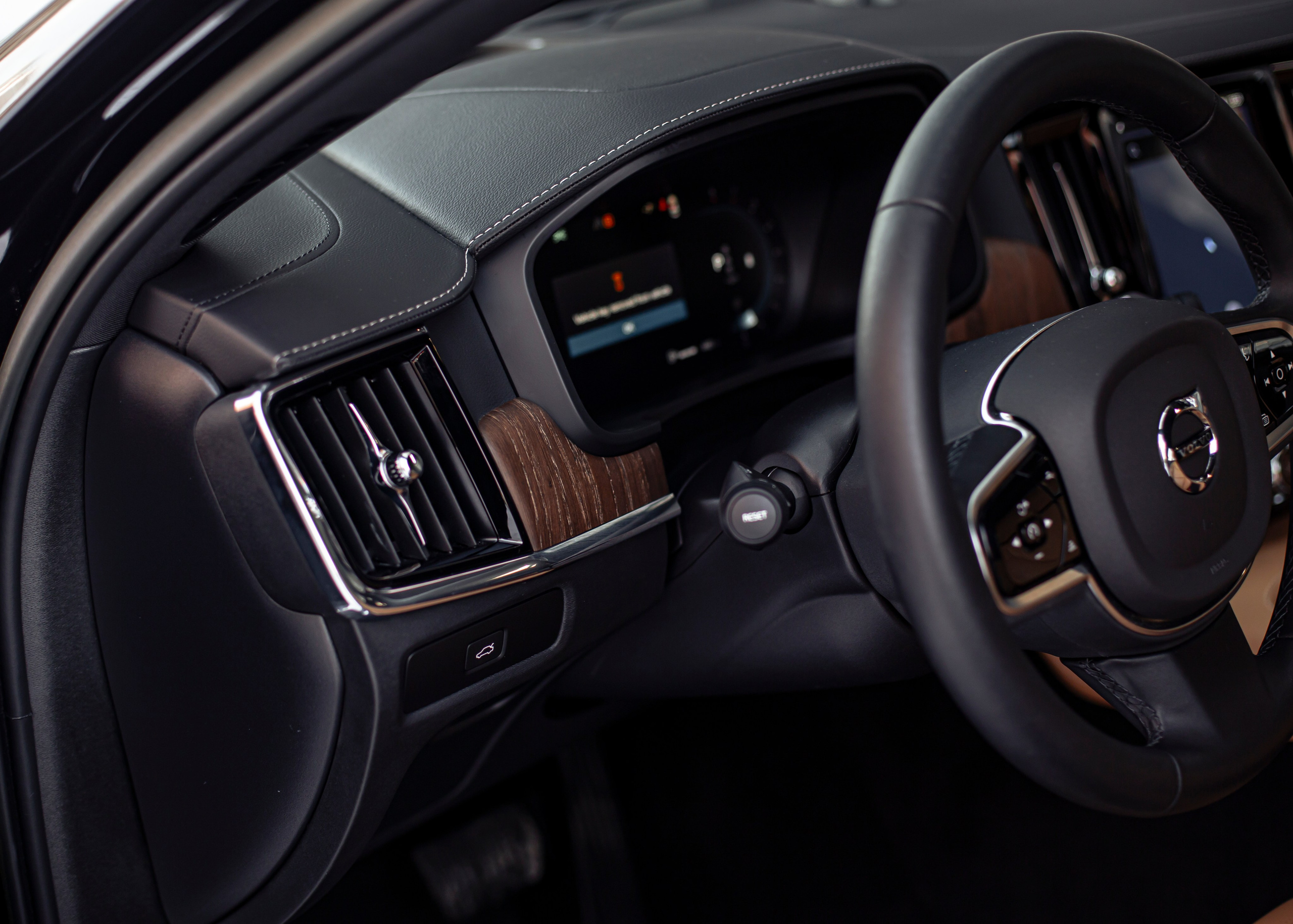 VOLVO V90. Автомобильный фотограф в Екатеринбурге Сергей Эндерс