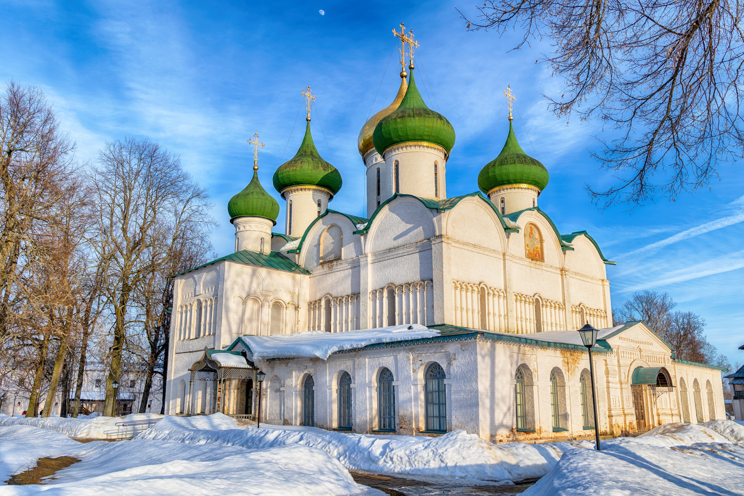 Волшебство и история: Спасо-Евфимиев монастырь Суздаля 🌟🏰. 1000 куполов России, фотопроект Вадима Квятковского и Надежды Ельцовой