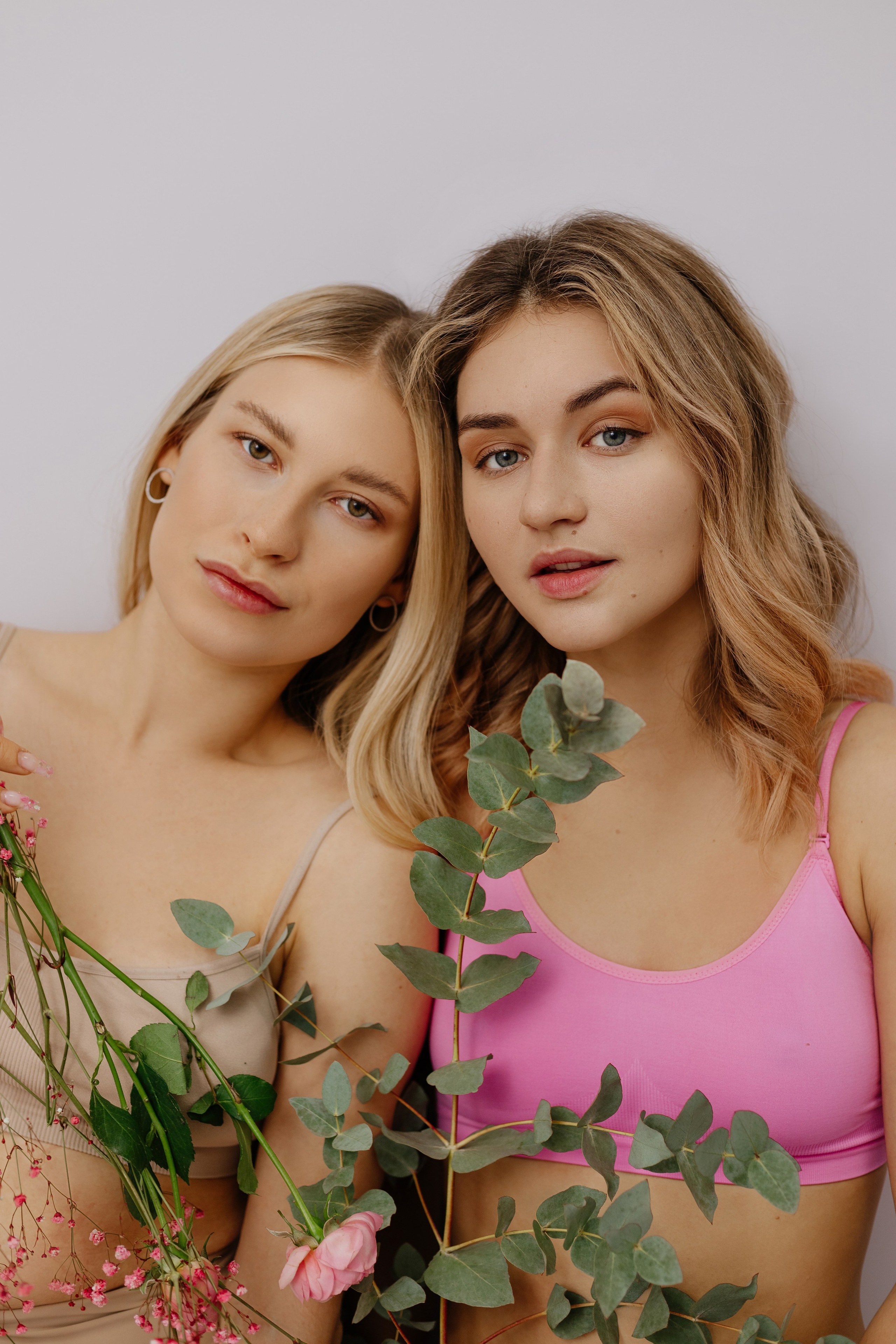 Фотосессия для студии аппаратной косметологии. Сестры Карабаза. Фотографы и ретушеры в Москве и Санкт-Петербурге