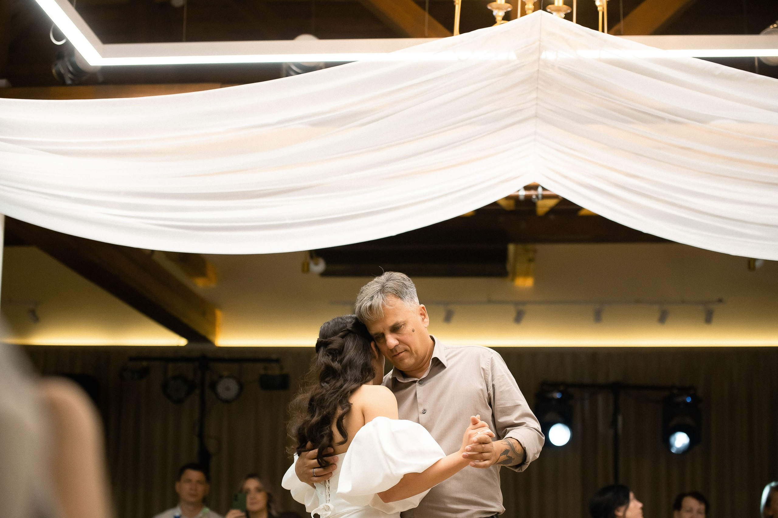 «Вечность начинается сейчас». Евгений Нисковских — свадебный и репортажный фотограф в Тюмени