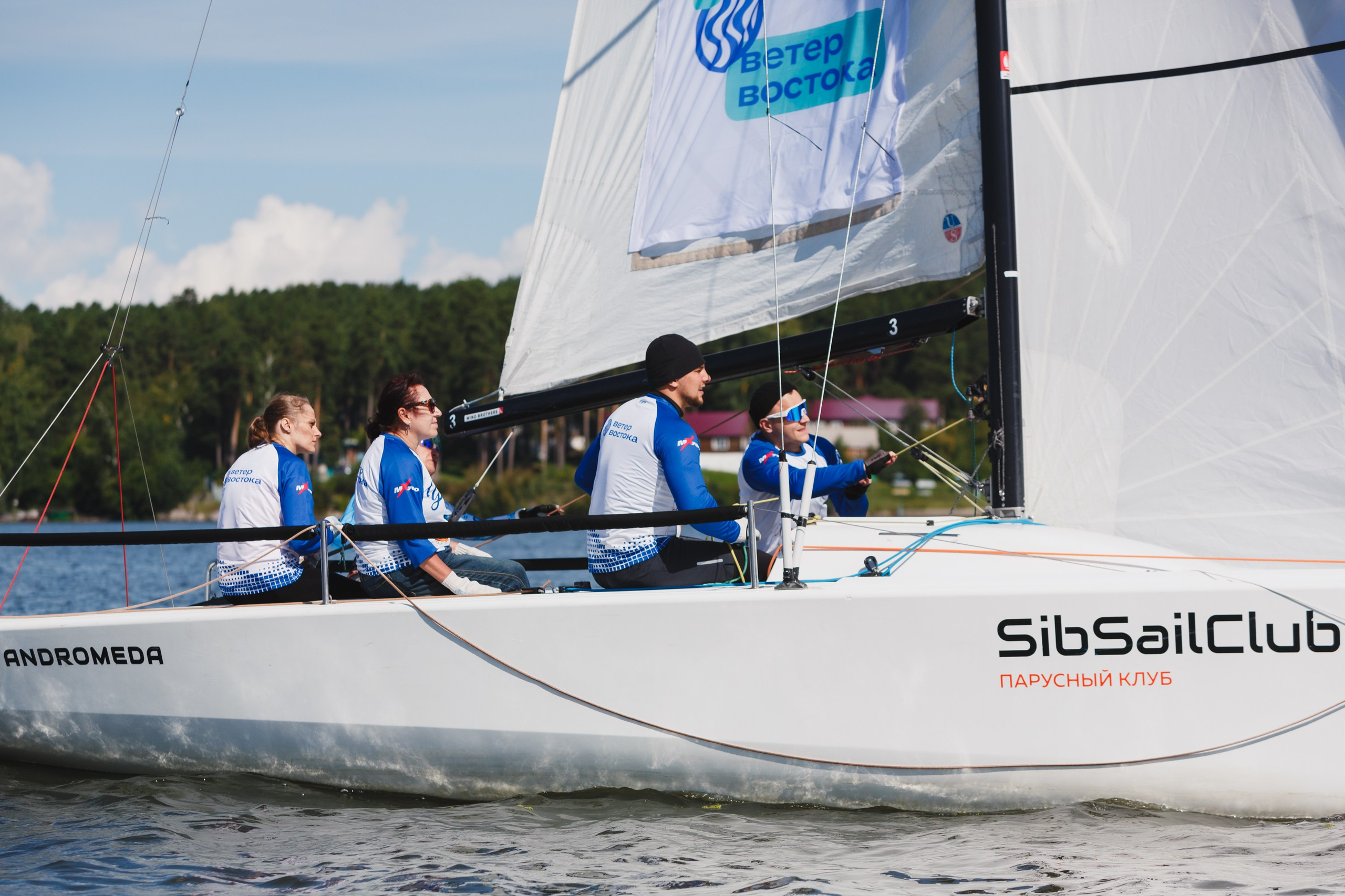 ЯХТИНГ. Roman Photo