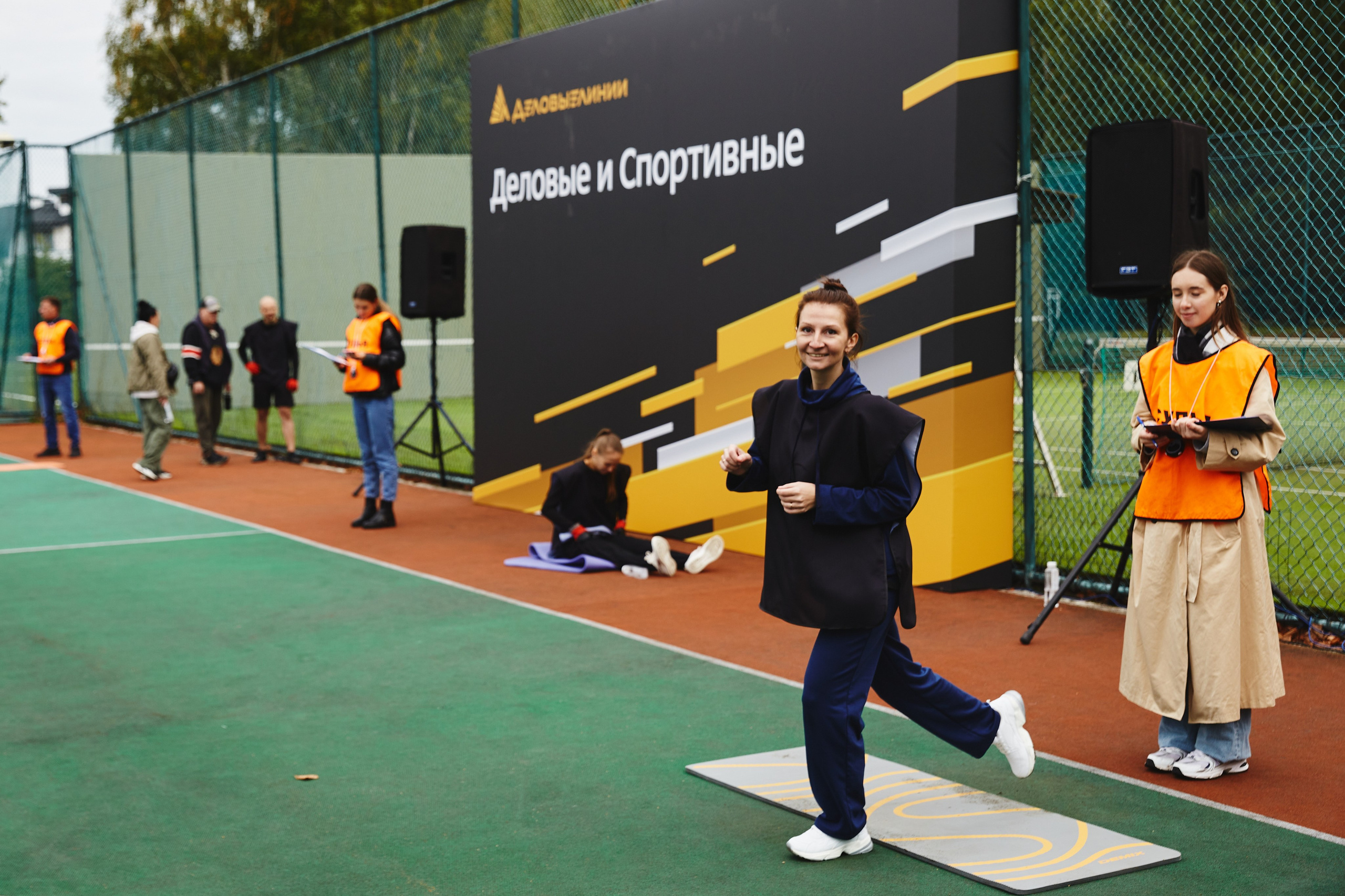 Фотограф на тимбилдинг: спортивное командообразование за городом. КонТайм: профессиональная съемка для организаций