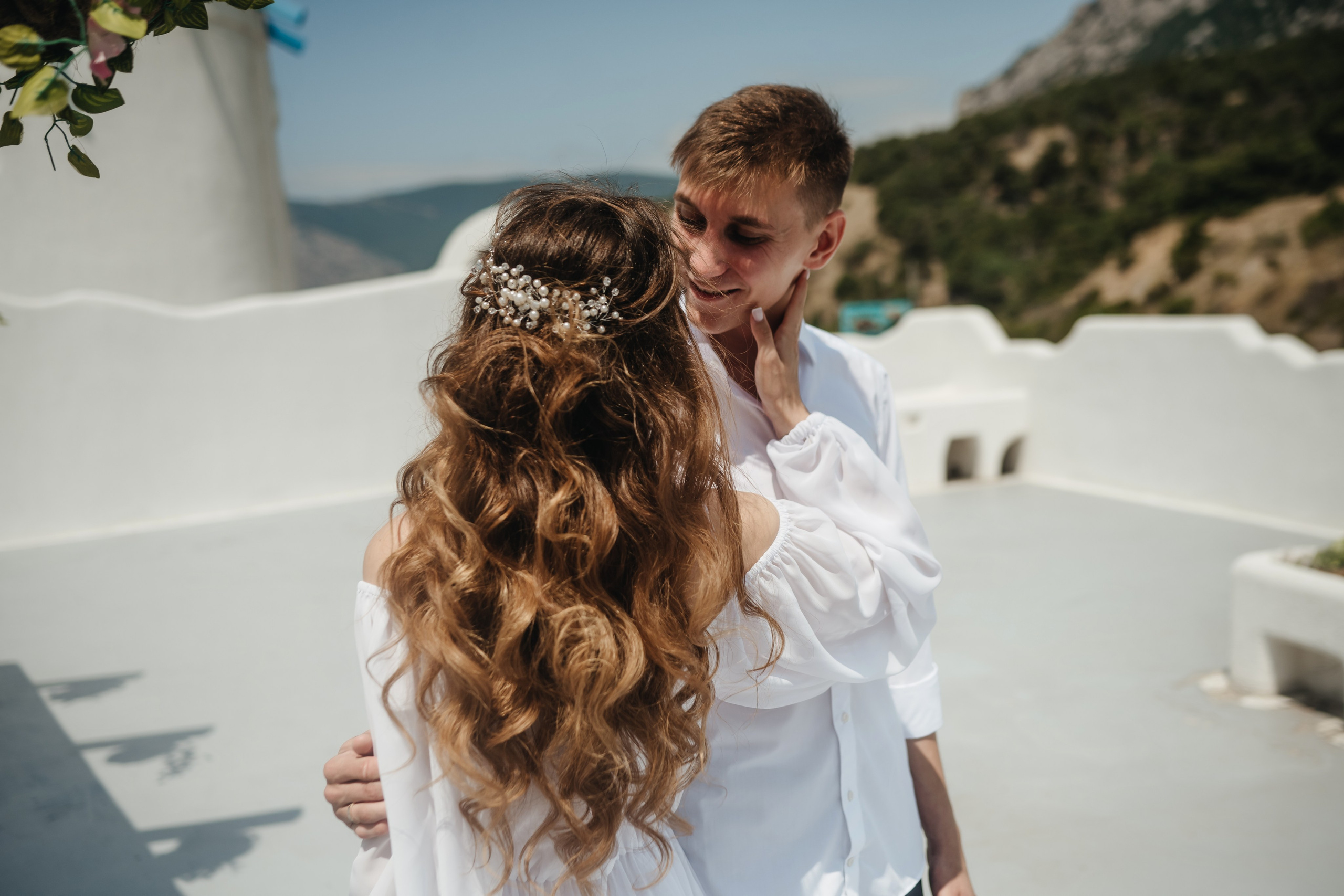 Свадебная фотосъемка в старинном отеле в Крымском Санторини. Свадебный и семейный фотограф и видеограф, Крым, Москва, Санкт -Петербург