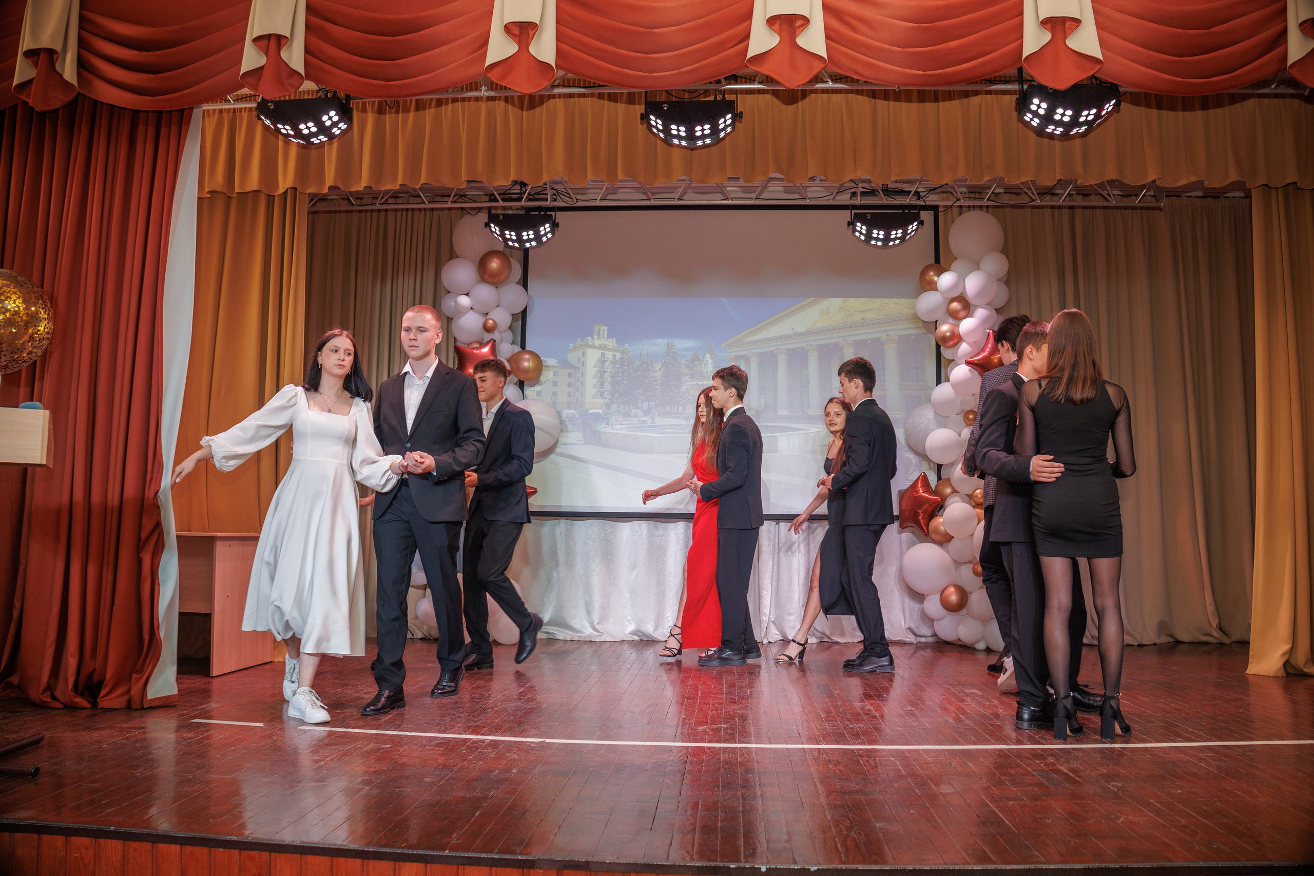 Вручение аттестатов. Свадебный и семейный фотограф в Новосибирске Ирина Дорошкова