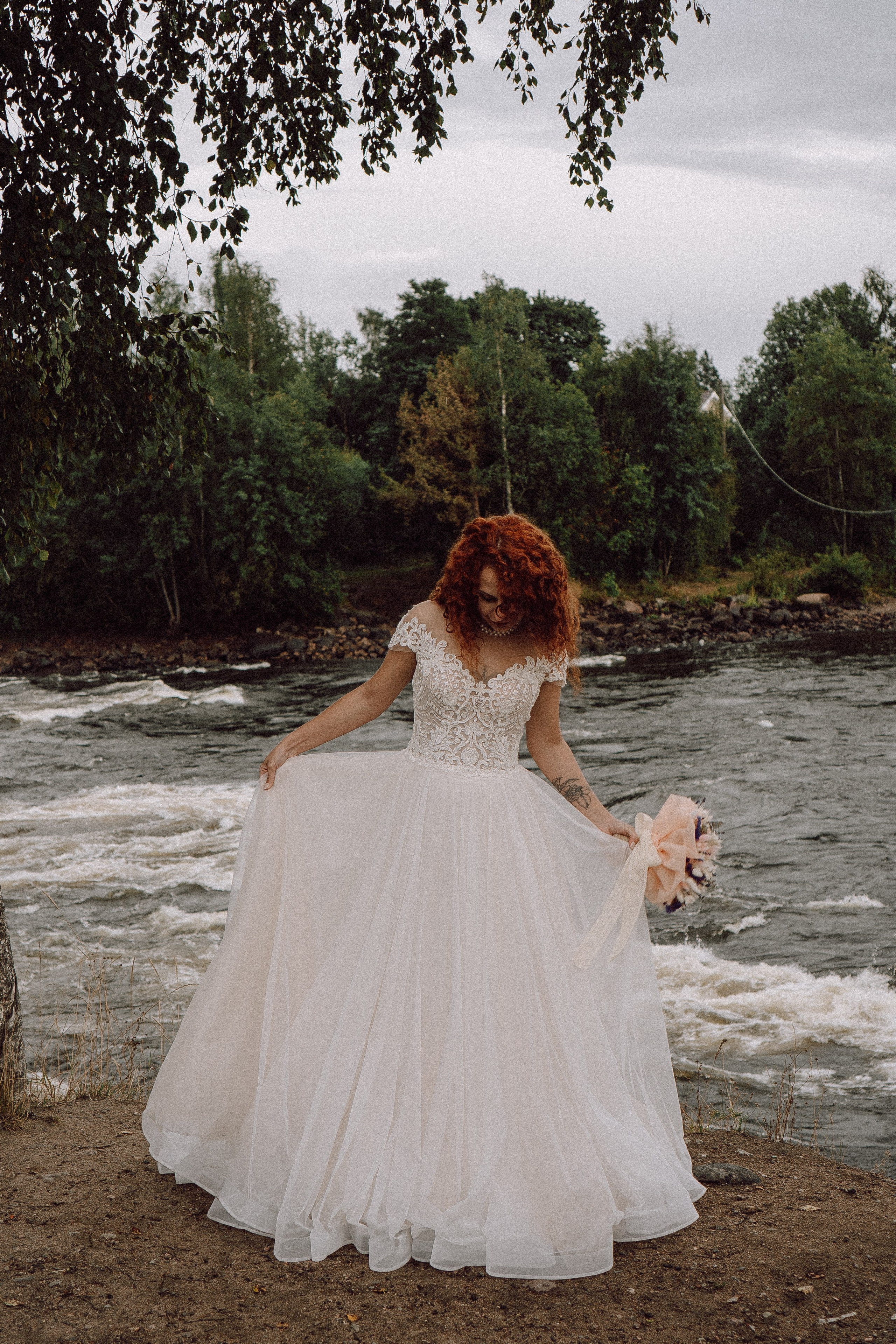 СВАДЕБНАЯ ФОТОСЕССИИЯ ПАРЫ В ГОРОДЕ ПРИОЗЕРСК В СОСНОВОМ ЛЕСУ И С ПИКАПОМ. Профессиональный фотограф, Санкт-Петербург — Виктория Богомолова