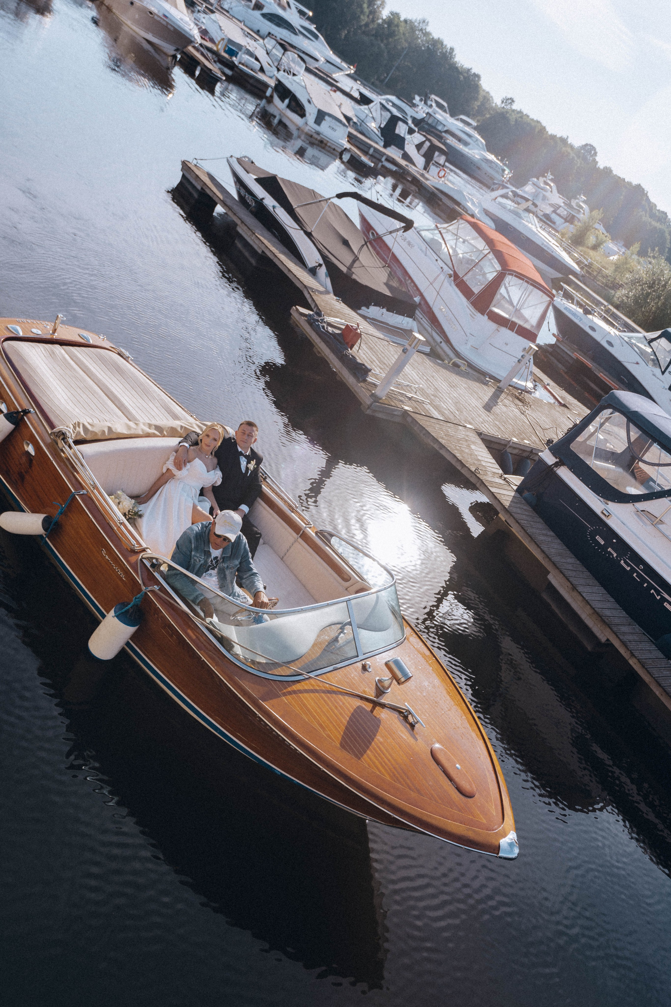 СВАДЕНБНАЯ СЬЕМКА НА КАТЕРЕ ПО КАНАЛАМ САНКТ-ПЕТЕРБУРГА И В АКВАТОРИИ НЕВЫ. Профессиональный фотограф, Санкт-Петербург — Виктория Богомолова