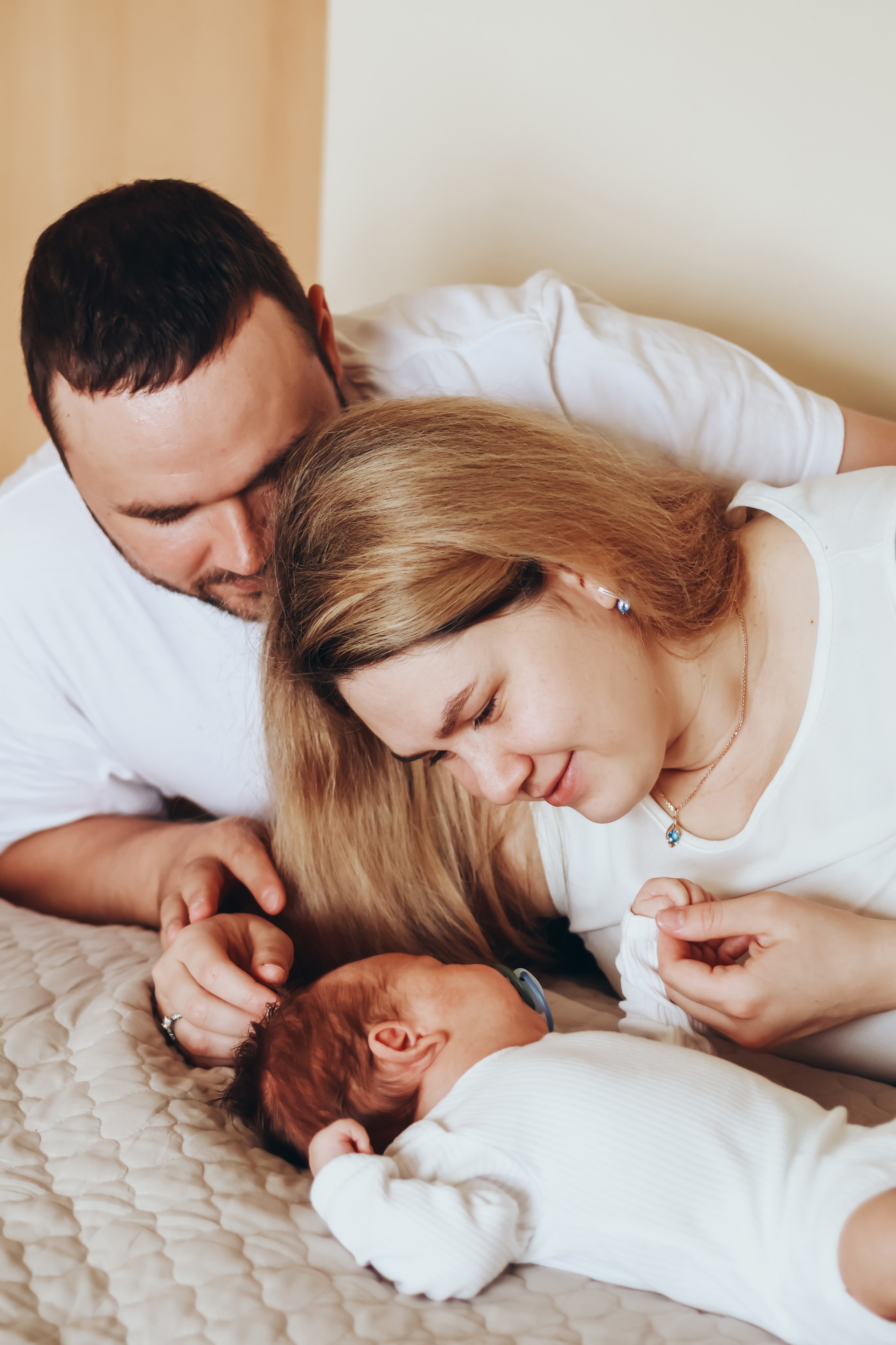 Домашняя семейная фотосессия с новорожденным. Фотограф в Екатеринбурге Пойгина Елена