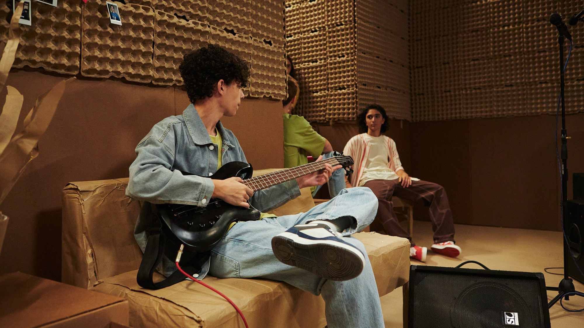 Бэкстейдж сериала «Школота» — репортажная фотосъёмка съёмочного процесса. Репортажный фотограф в Москве — Дмитрий Тарасов | Съёмка мероприятий, концертов, корпоративов